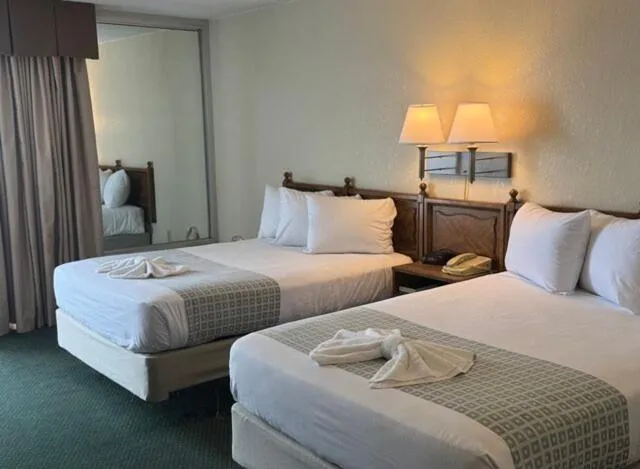 Bedroom, Bed in Boardwalk Beach Resort