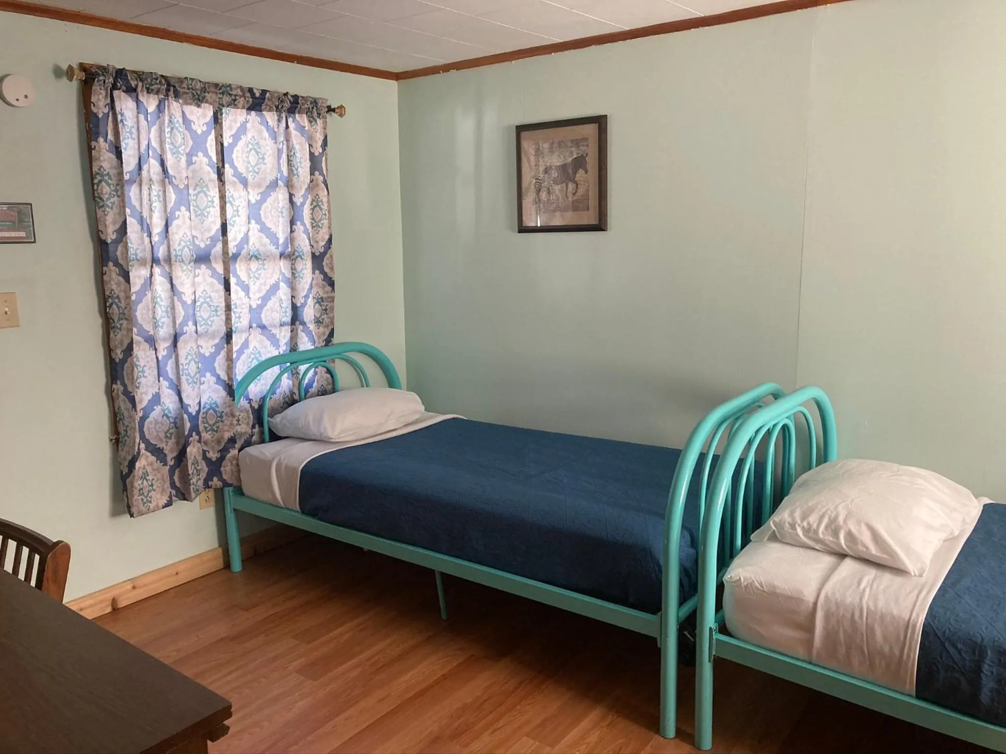 Bedroom in Hillside Motel