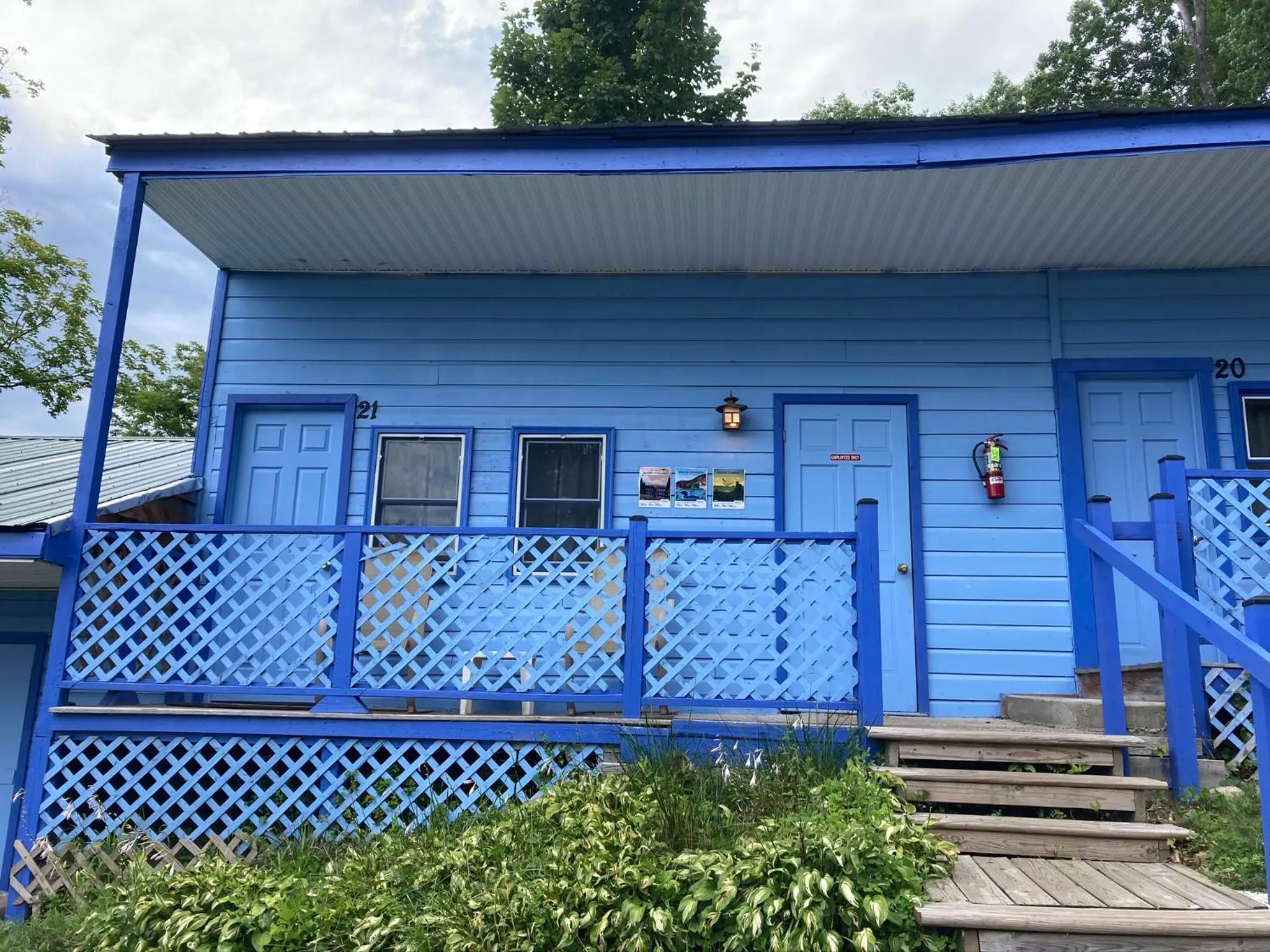Property building in Hillside Motel