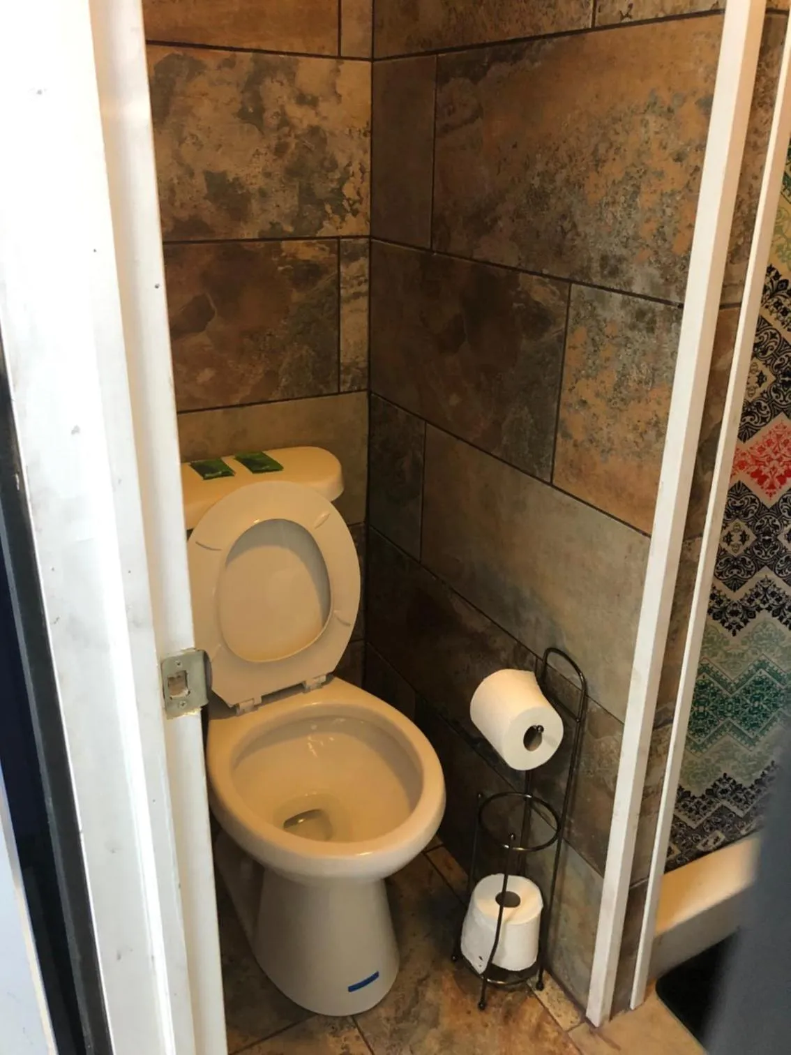 Bathroom in Hillside Motel