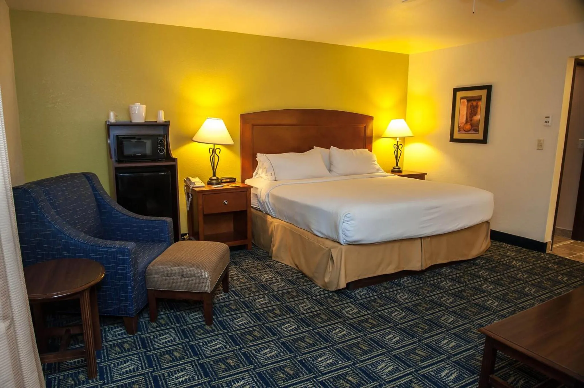 Photo of the whole room, Bed in Holiday Inn Express Tucson-Airport by IHG