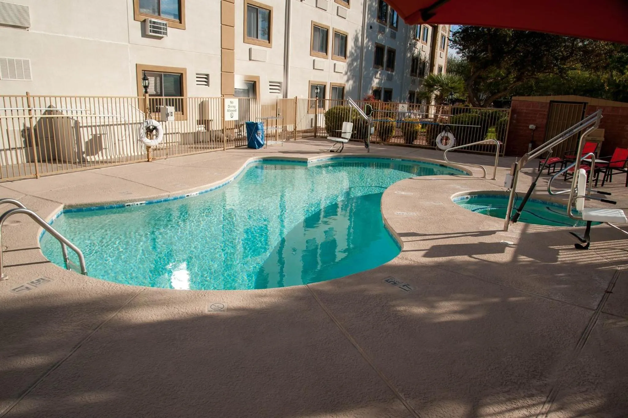 Swimming pool in Holiday Inn Express Tucson-Airport by IHG