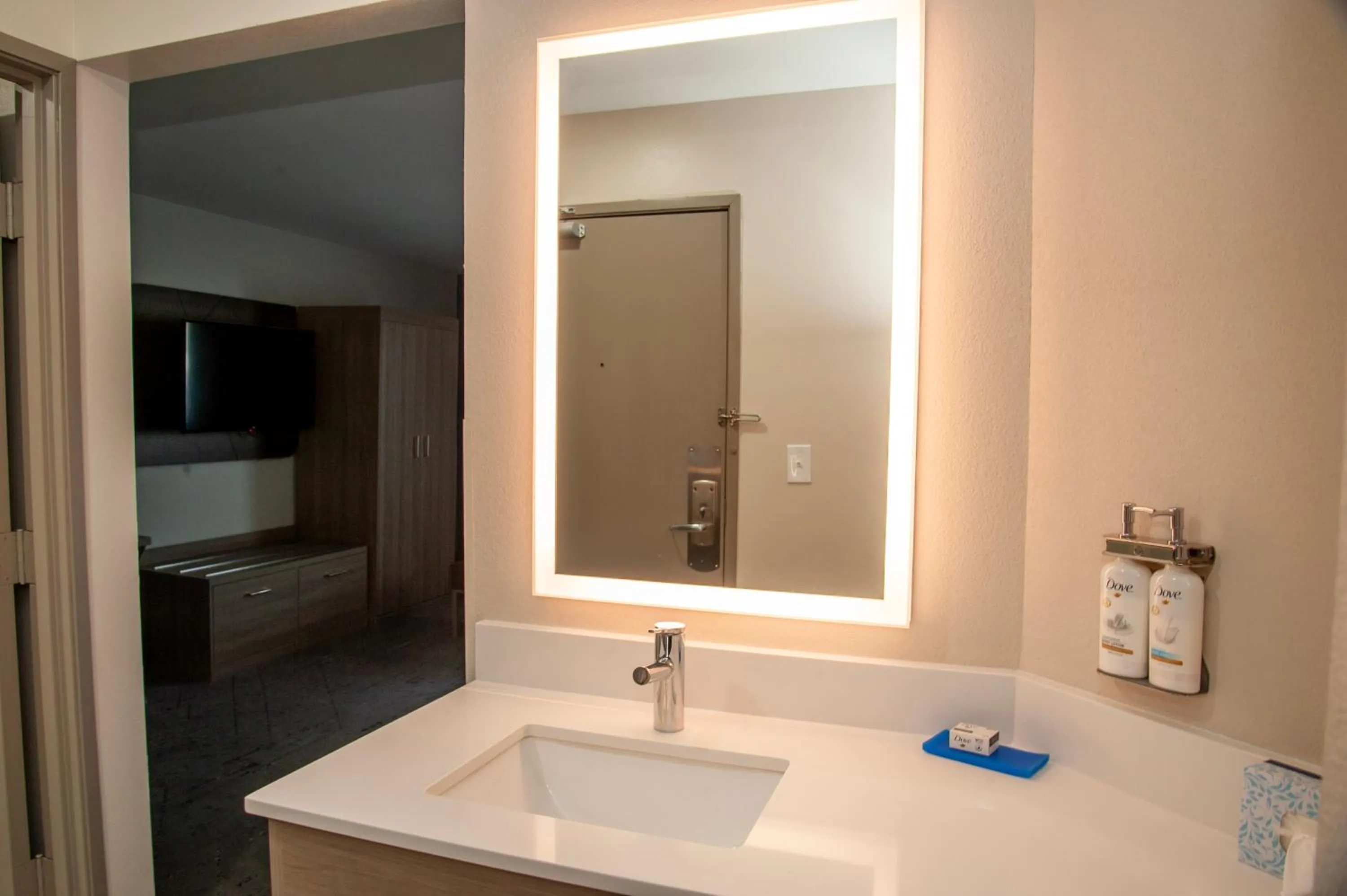 Bathroom in Holiday Inn Express Tucson-Airport by IHG
