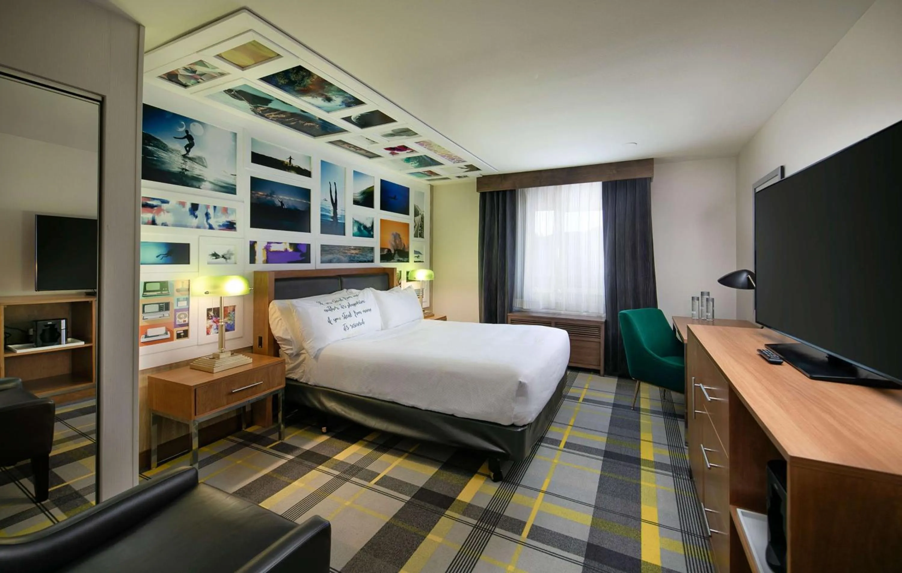 Bedroom, Bed in The Wayfarer San Luis Obispo, Tapestry Collection by Hilton