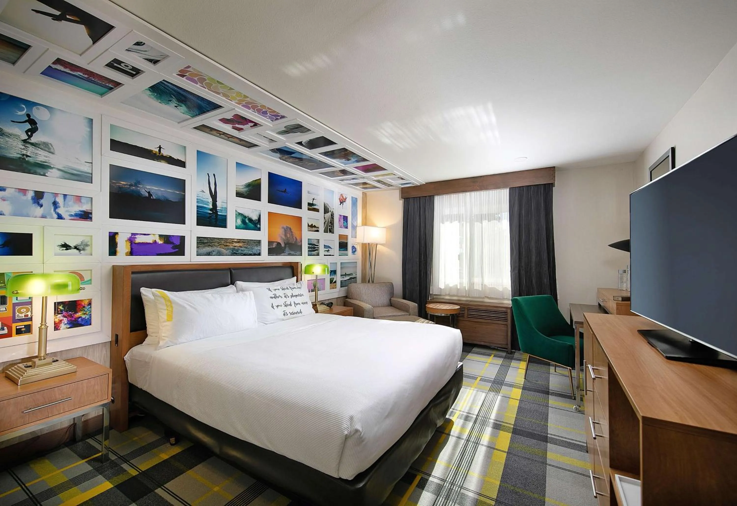 Bedroom, Bed in The Wayfarer San Luis Obispo, Tapestry Collection by Hilton