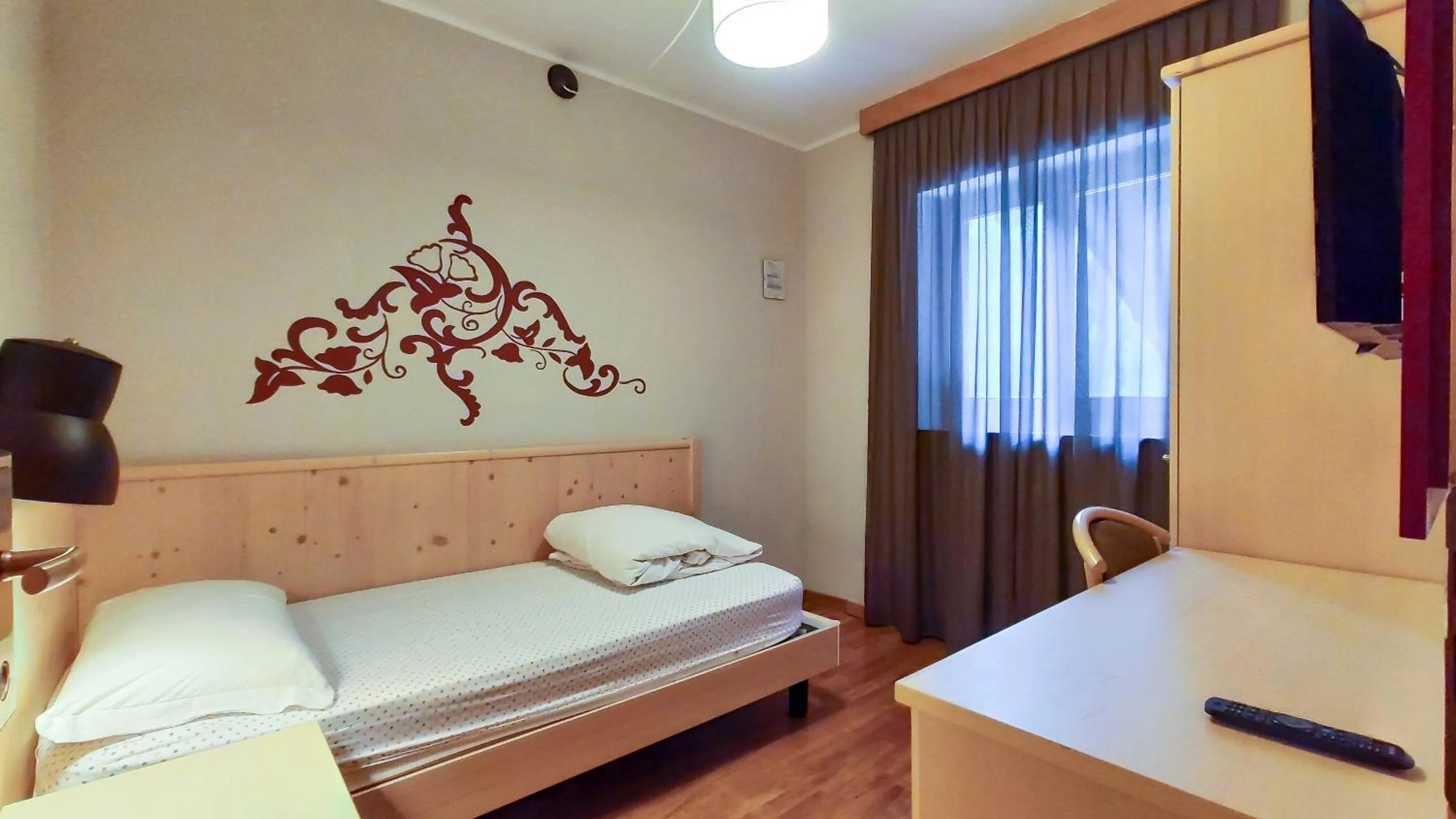 Bedroom, Bed in Hotel Principe Marmolada