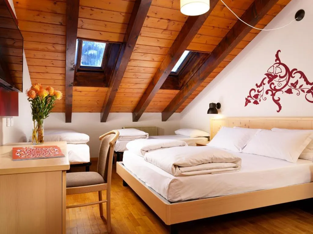 Bedroom, Bed in Hotel Principe Marmolada