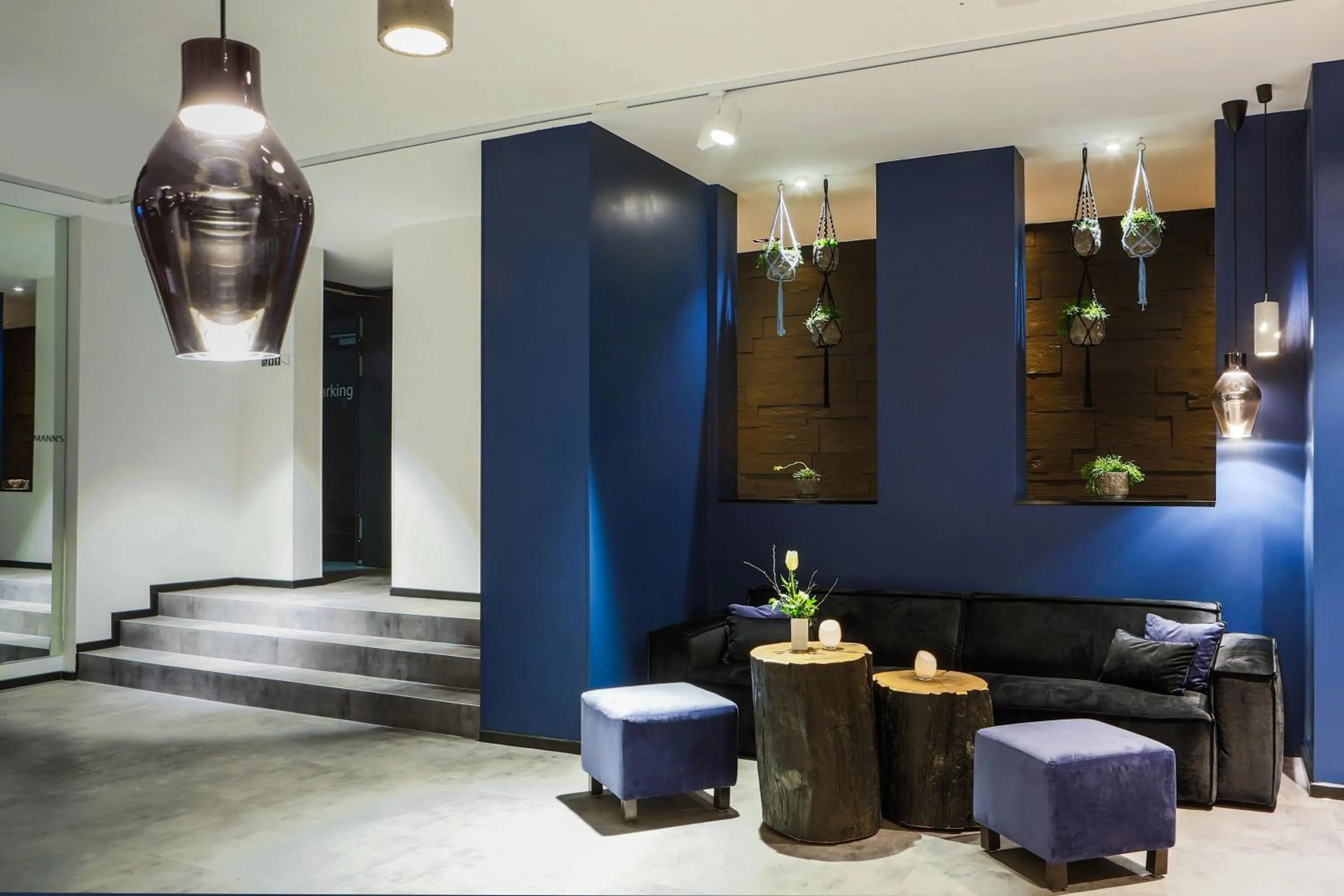 Lobby or reception in LINDEMANN'S