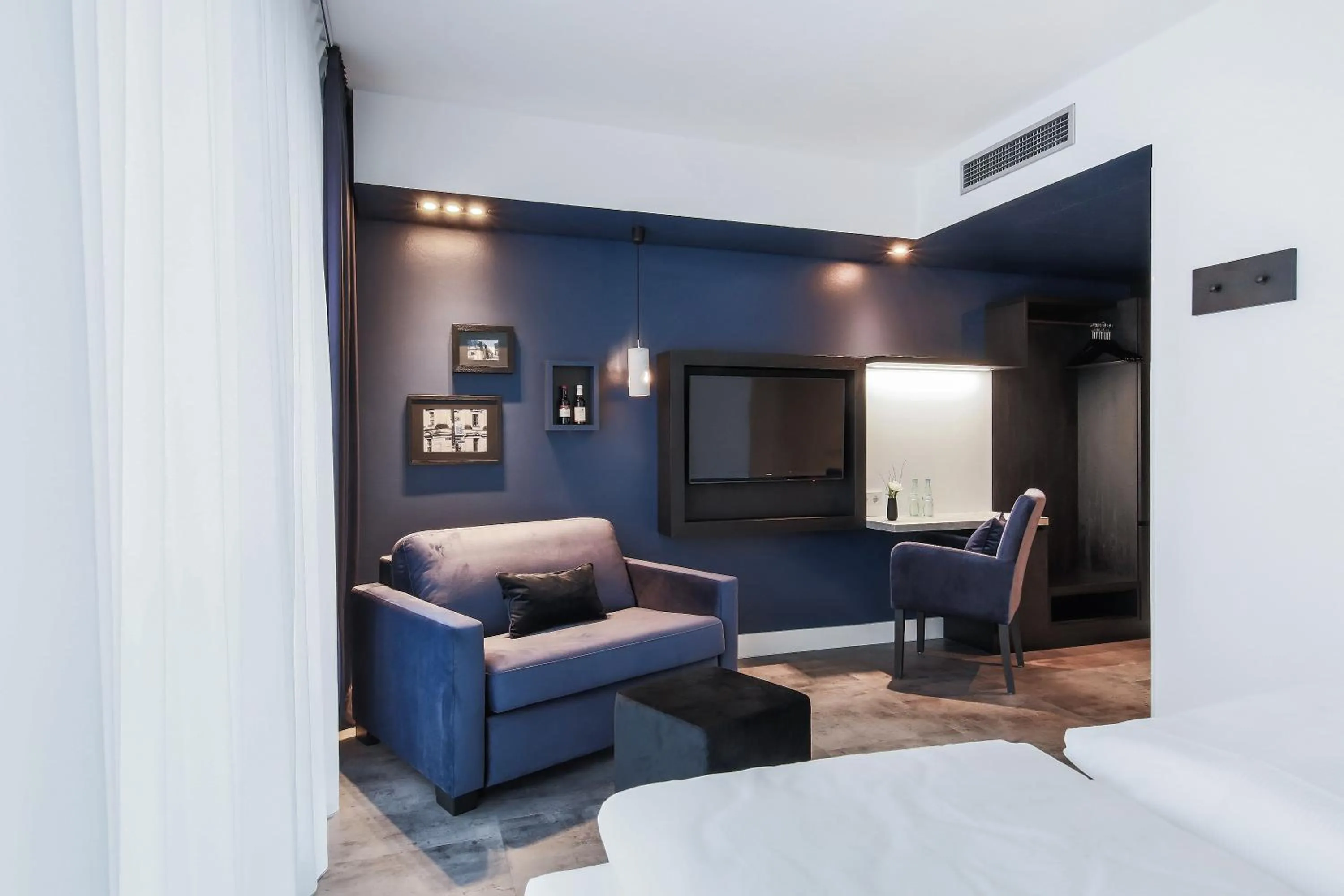 TV and multimedia in LINDEMANN'S