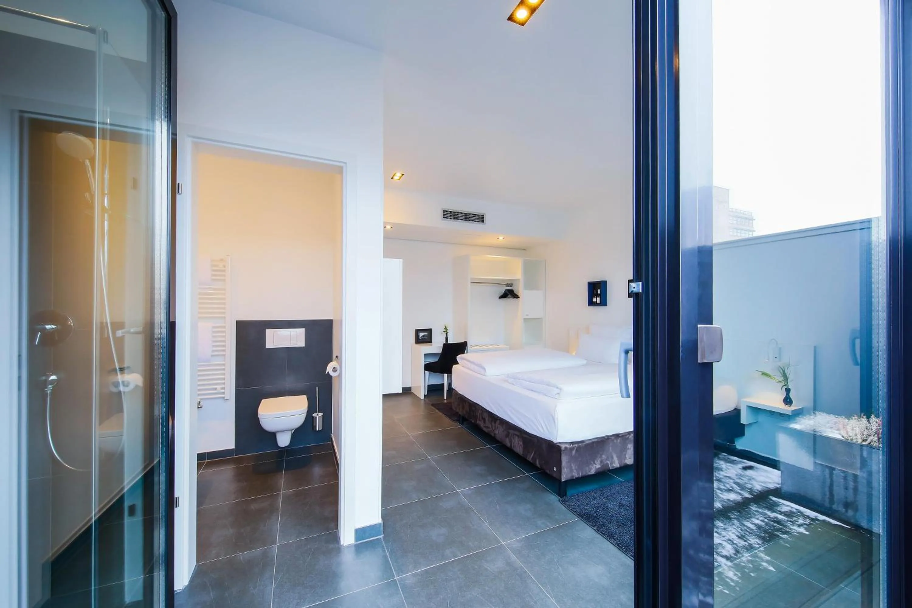 Bathroom, Bed in LINDEMANN'S