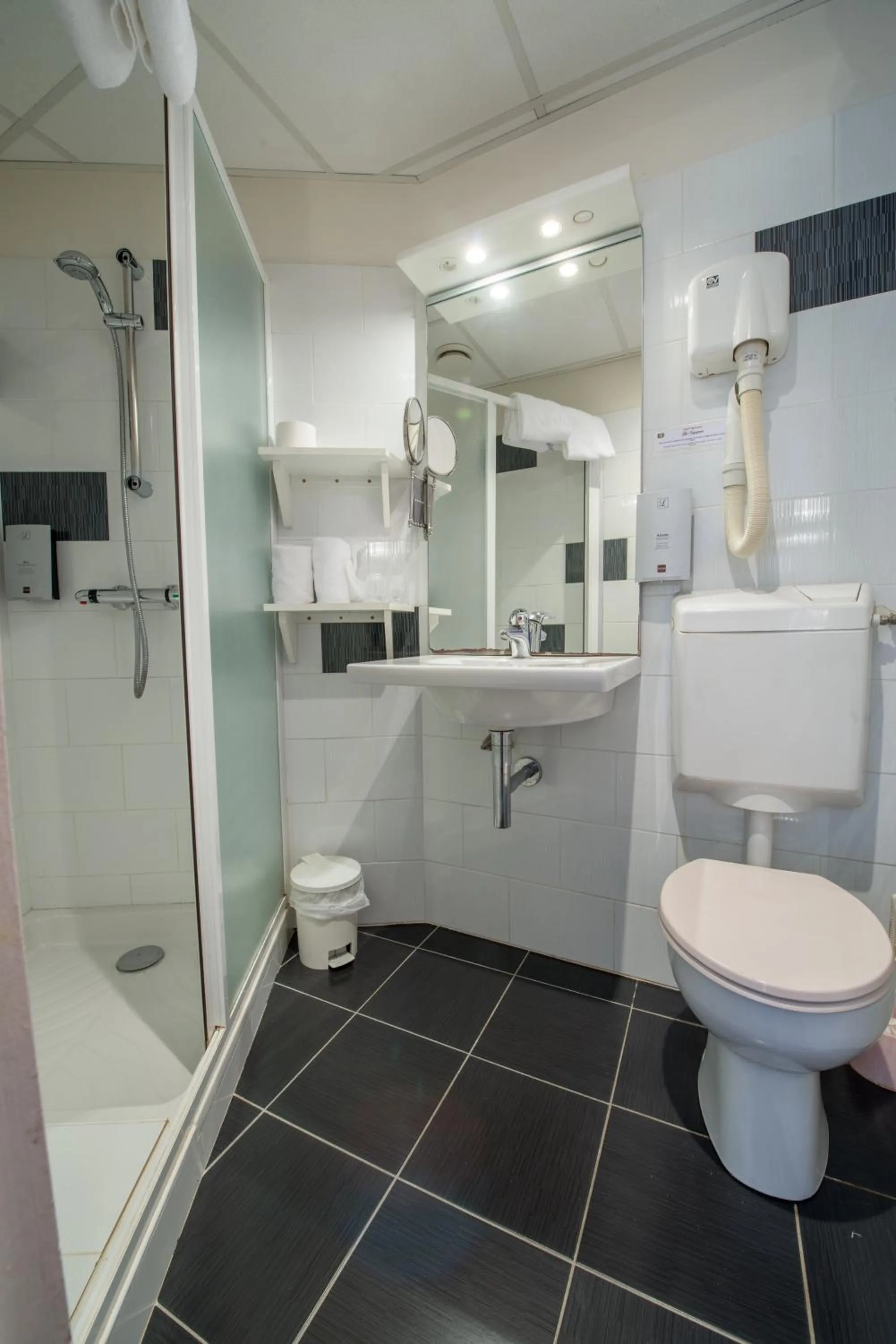 Logis Hôtels - Hôtel et Restaurant Les Voyageurs