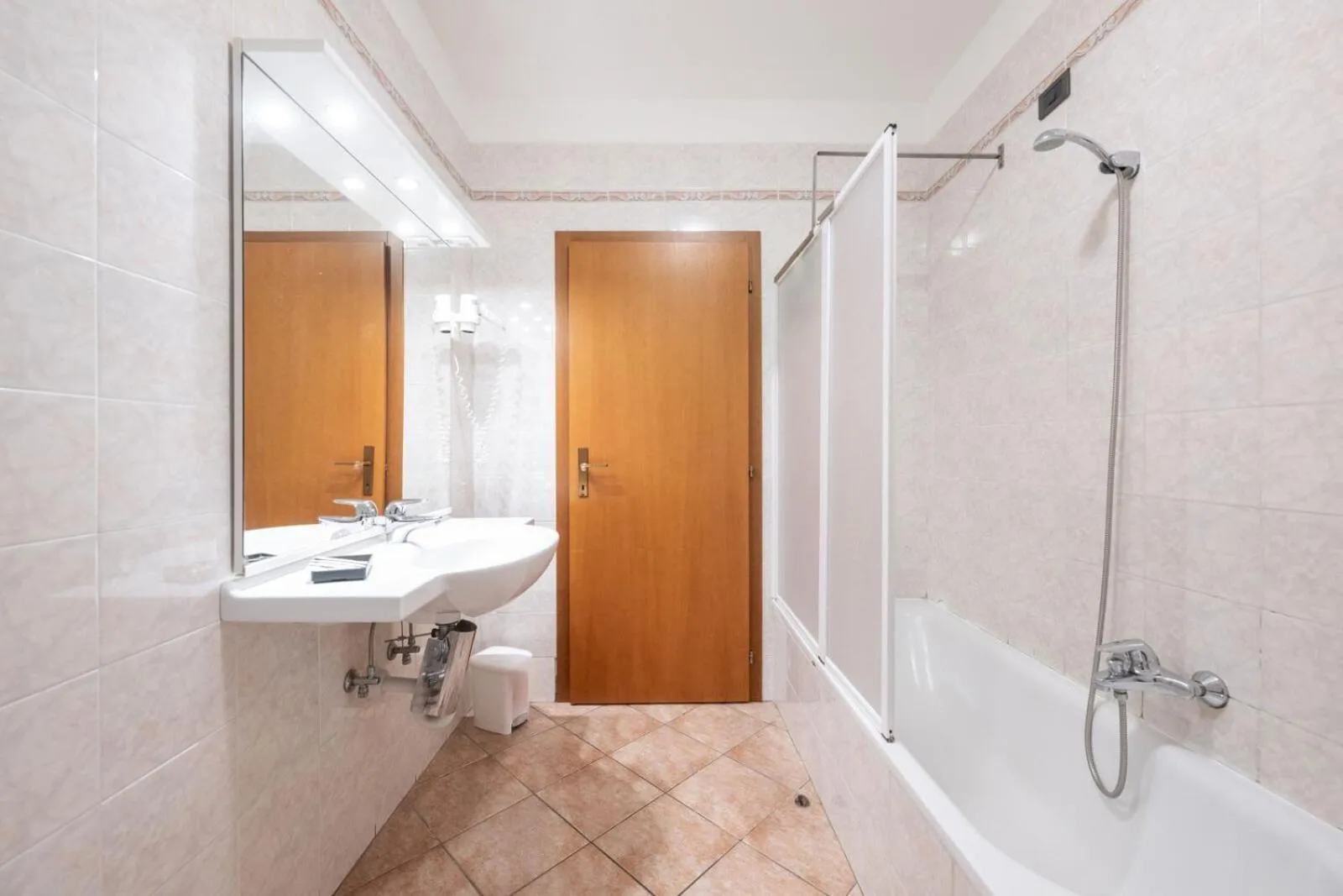 Shower in Residence Desiree