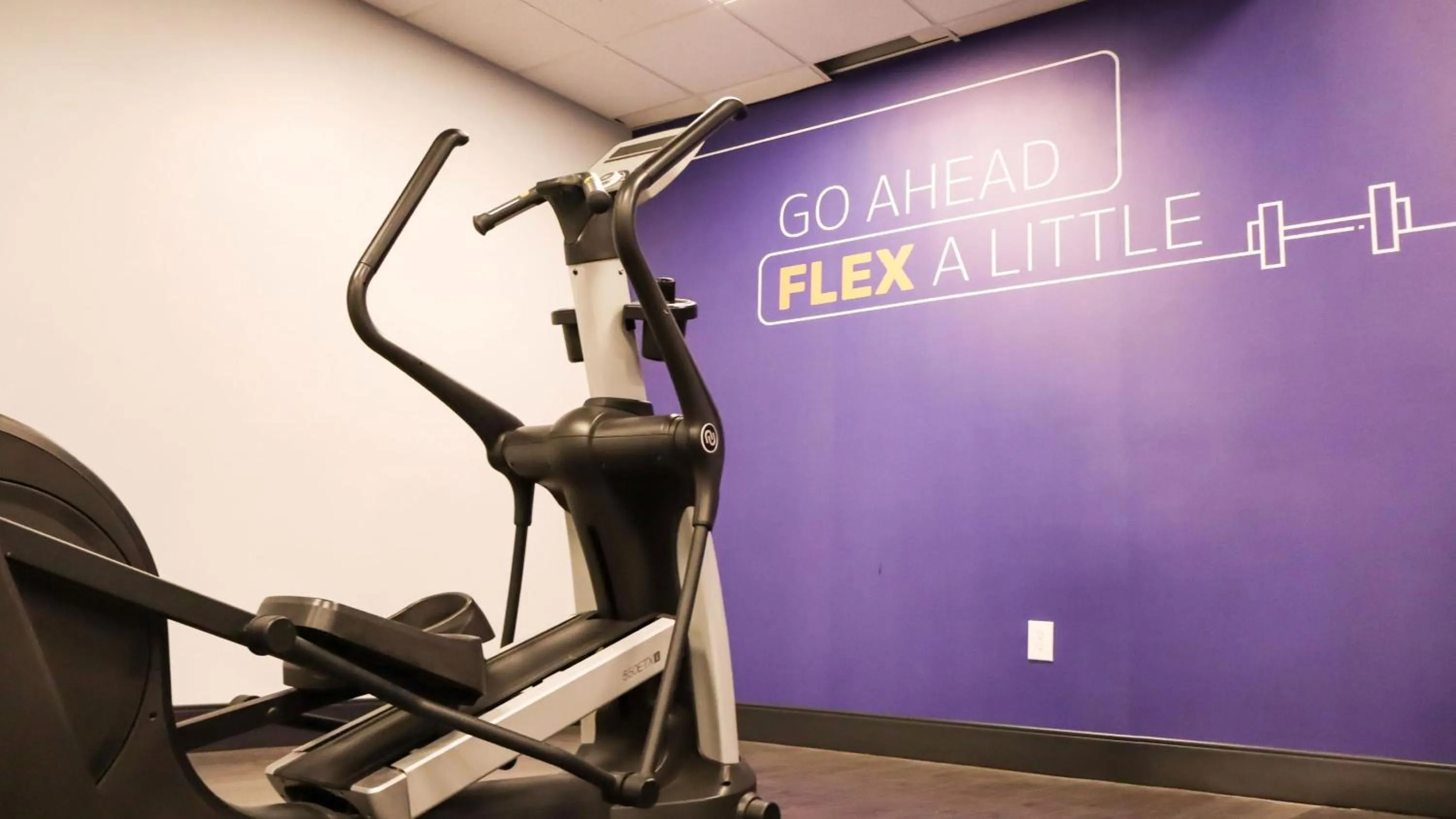 Fitness centre/facilities in Holiday Inn Omaha Downtown - Waterpark by IHG