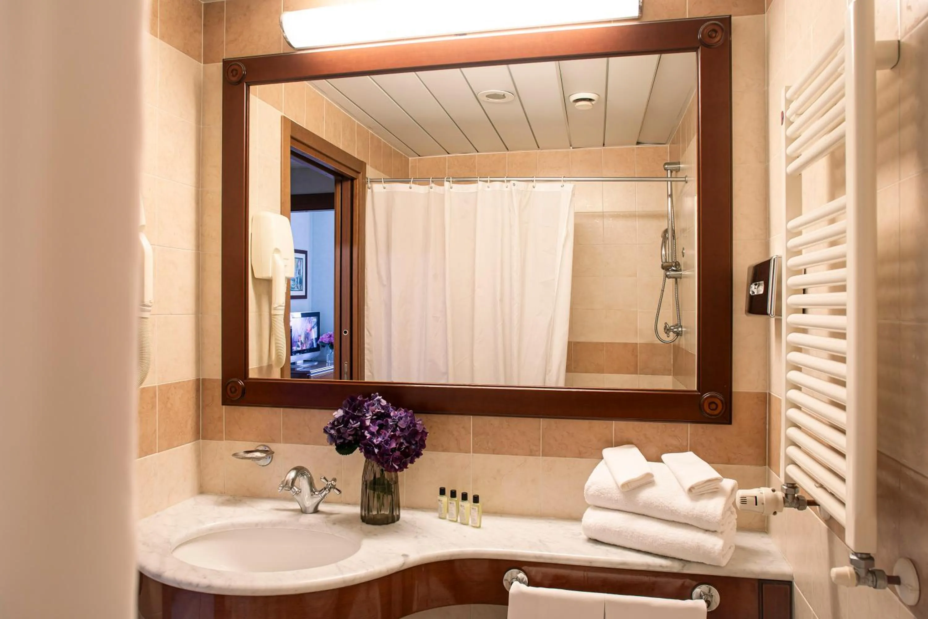 Bathroom in Ripamonti Residence & Hotel Milano