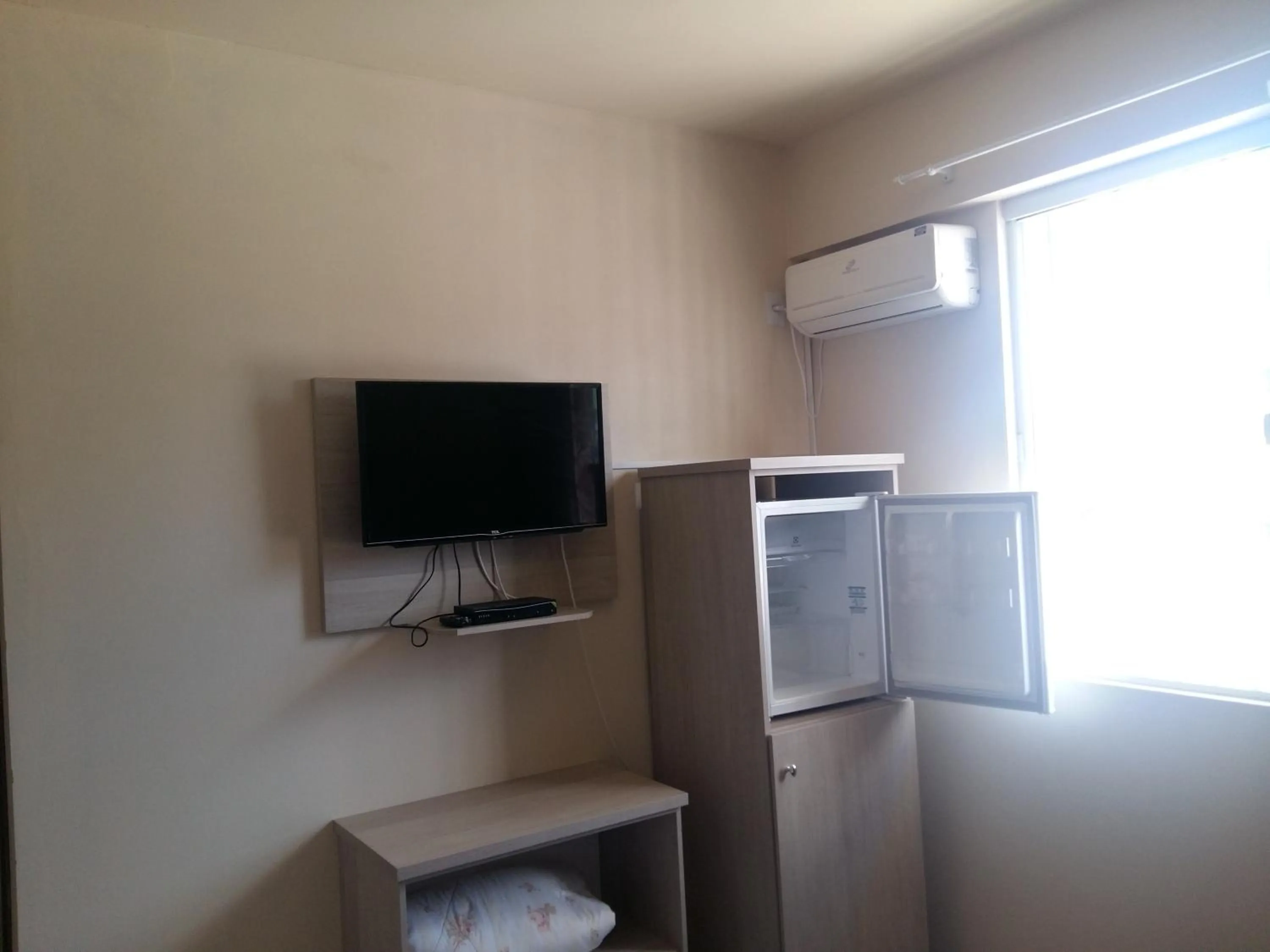 TV and multimedia in Hotel Rochamar