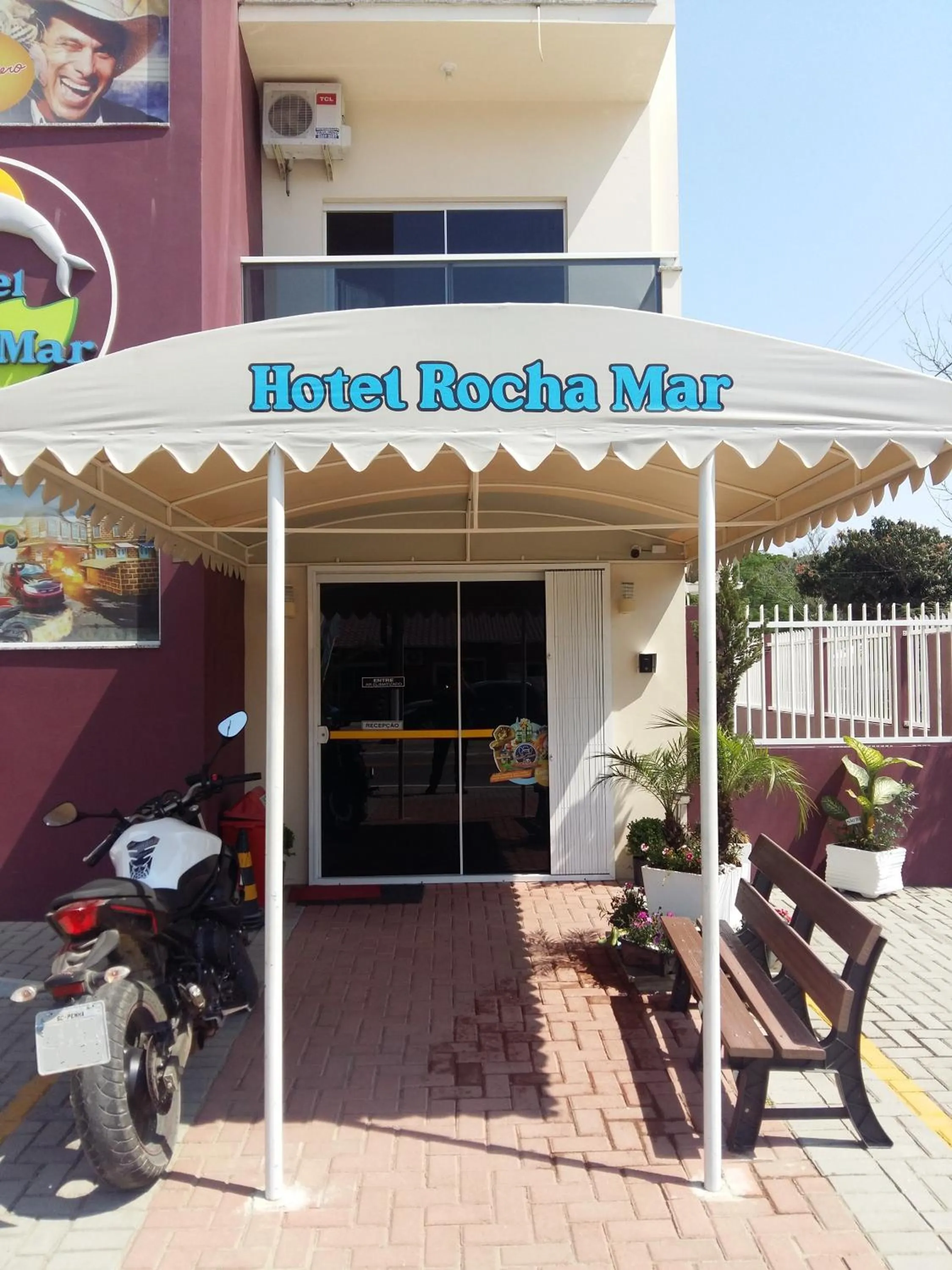 Facade/entrance in Hotel Rochamar