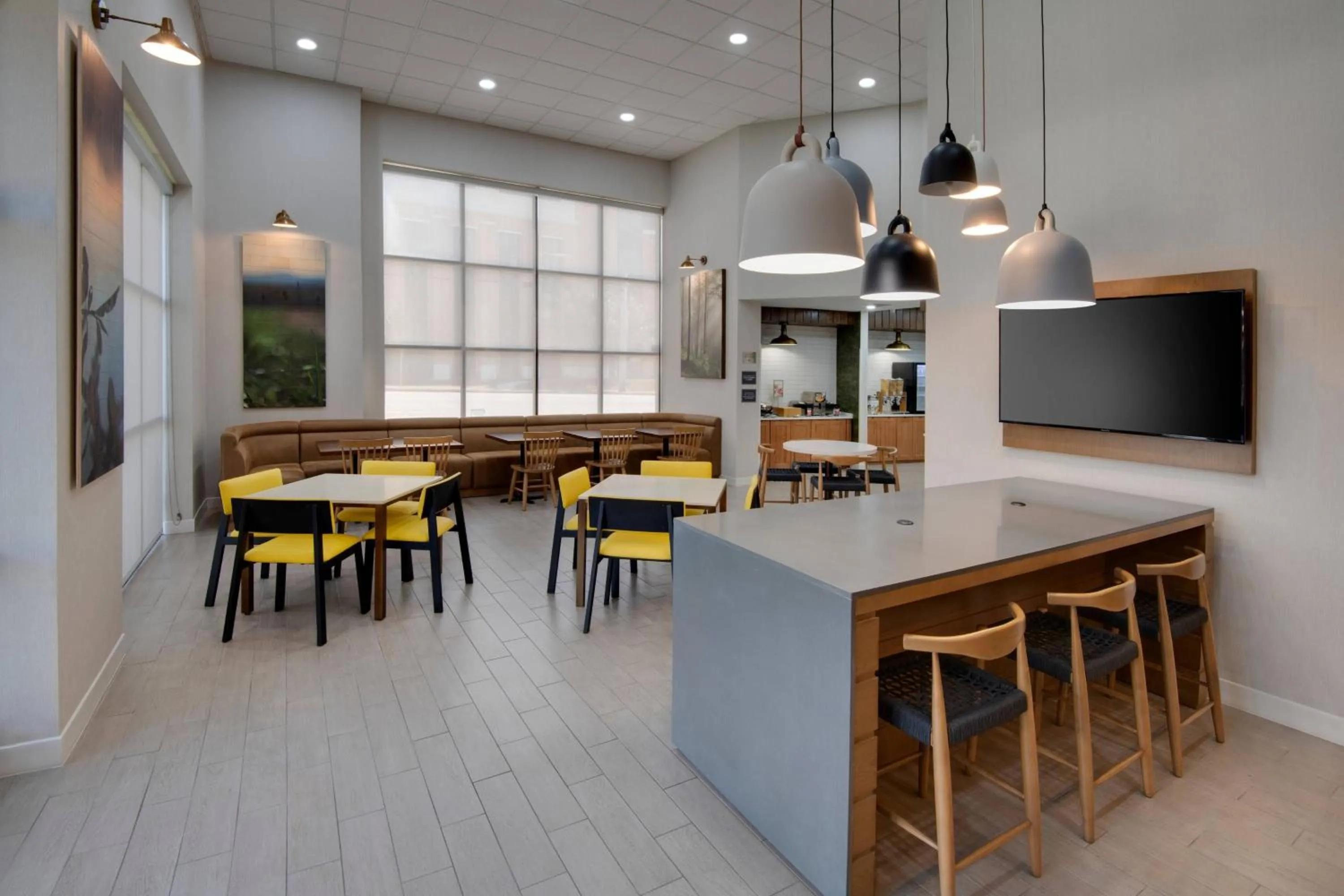 Breakfast in Fairfield Inn & Suites Columbia Downtown