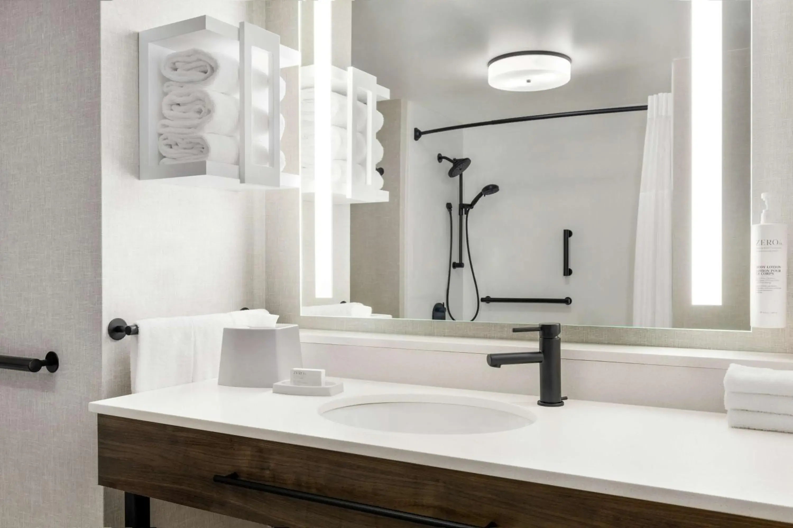 King Room with Accessible Tub - Mobility and Hearing Access/Non-Smoking in Hampton Inn & Suites Greenville-Downtown-Riverplace King Room with Accessible Tub - Mobility and Hearing Access/Non-Smoking in Hampton Inn & Suites Greenville-Downtown-Riverplace