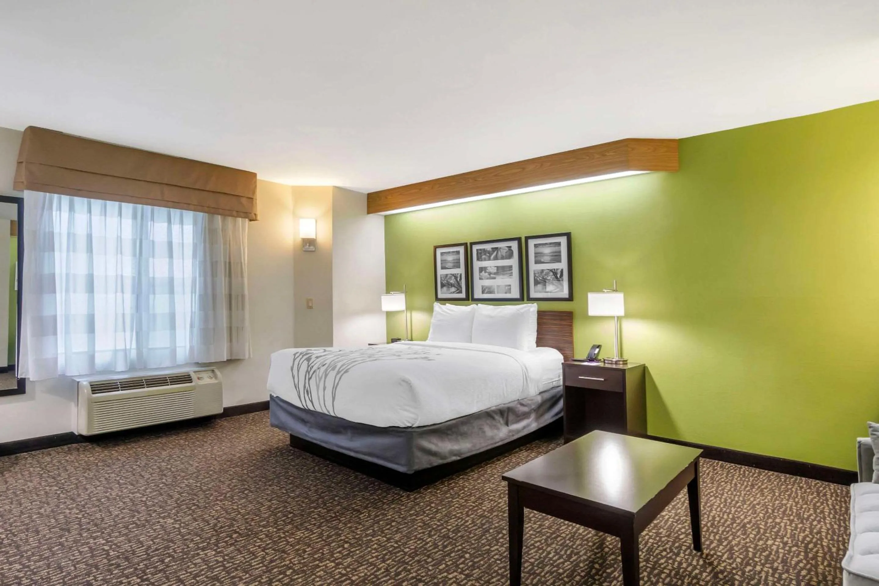 Bedroom, Bed in Sleep Inn Sea Tac Airport