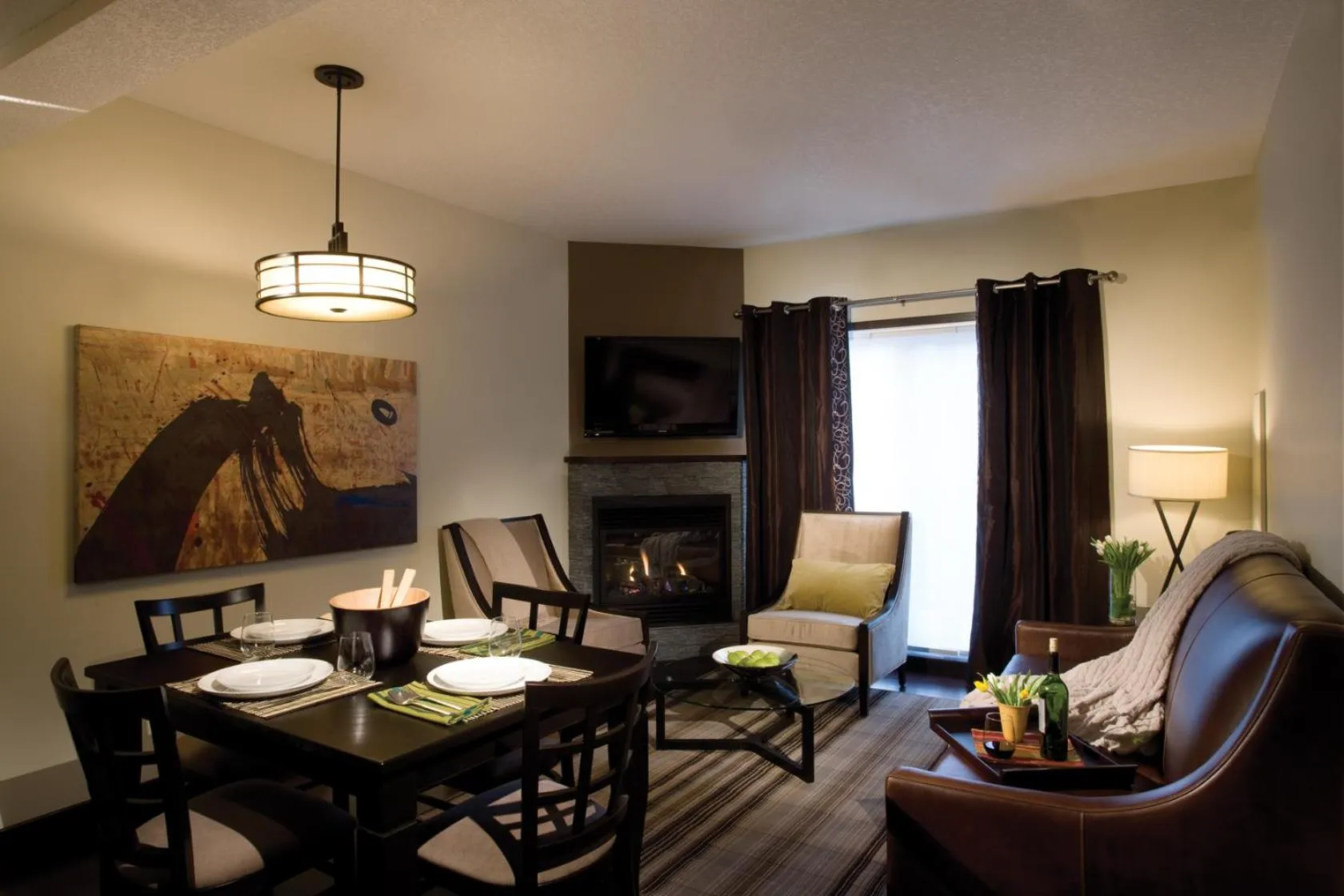 Dining area in Grande Rockies Resort-Bellstar Hotels & Resorts