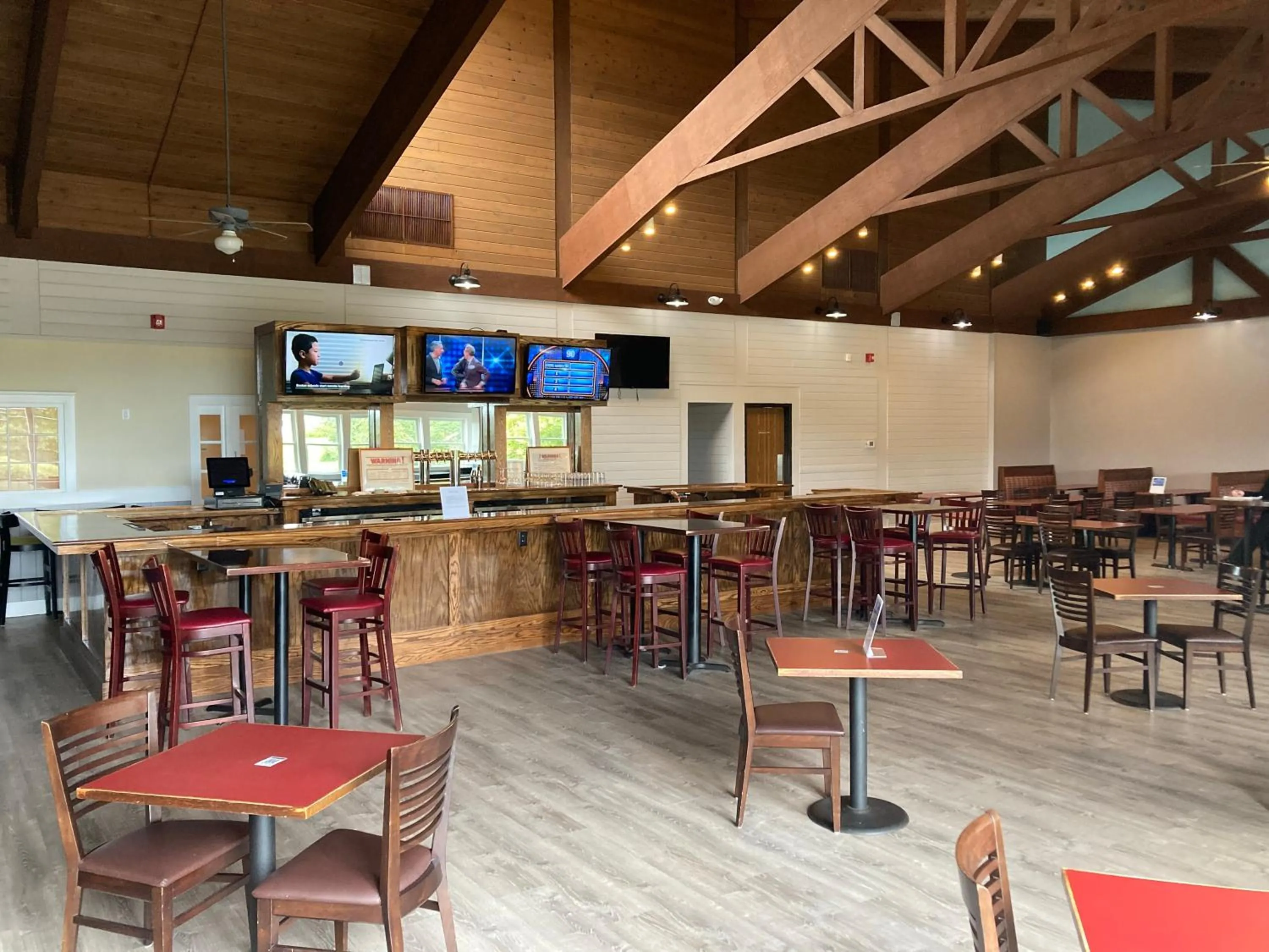 Restaurant/places to eat in Iris Hotel Cape Cod