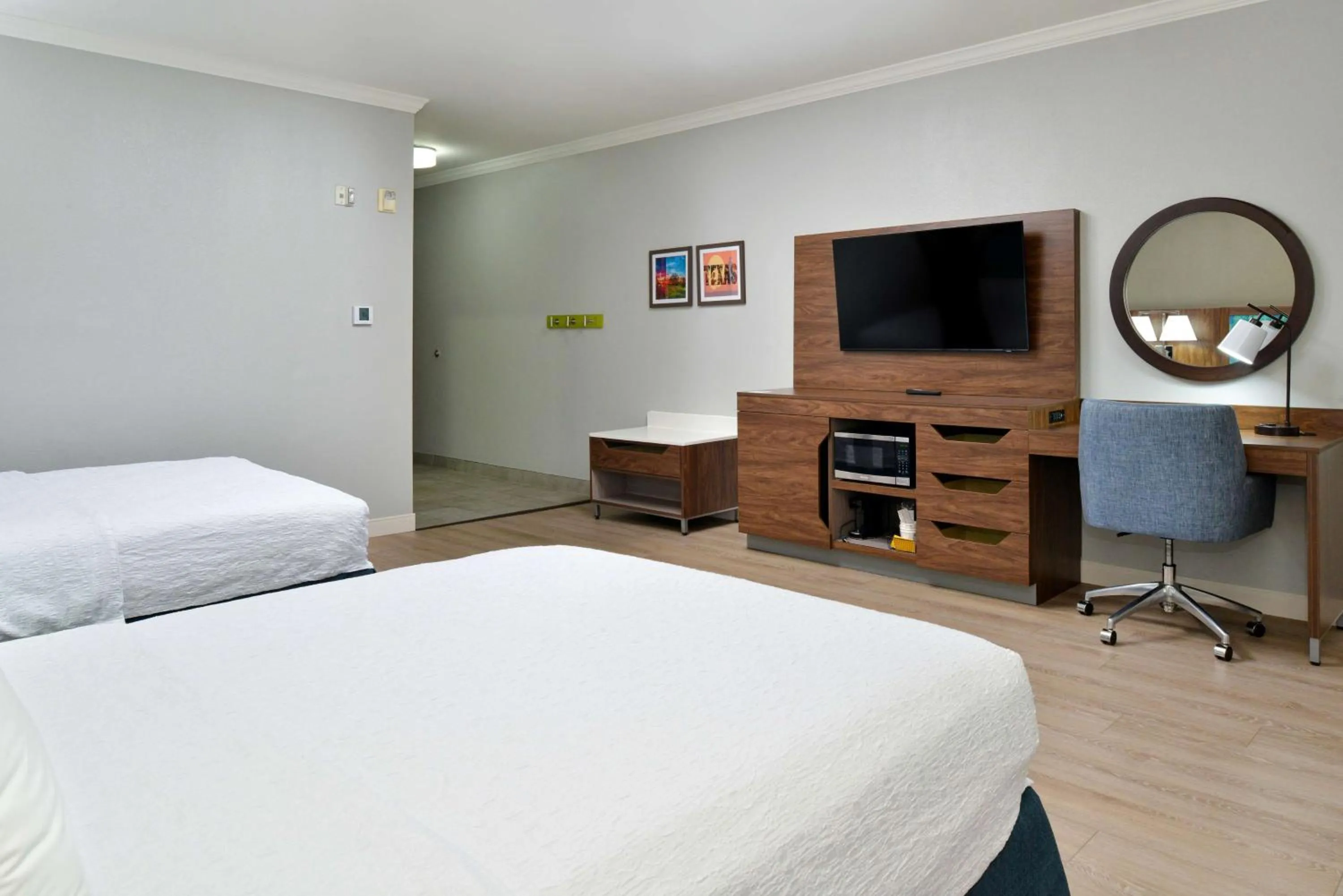 Bedroom, Bed in Hampton Inn & Suites Greenville