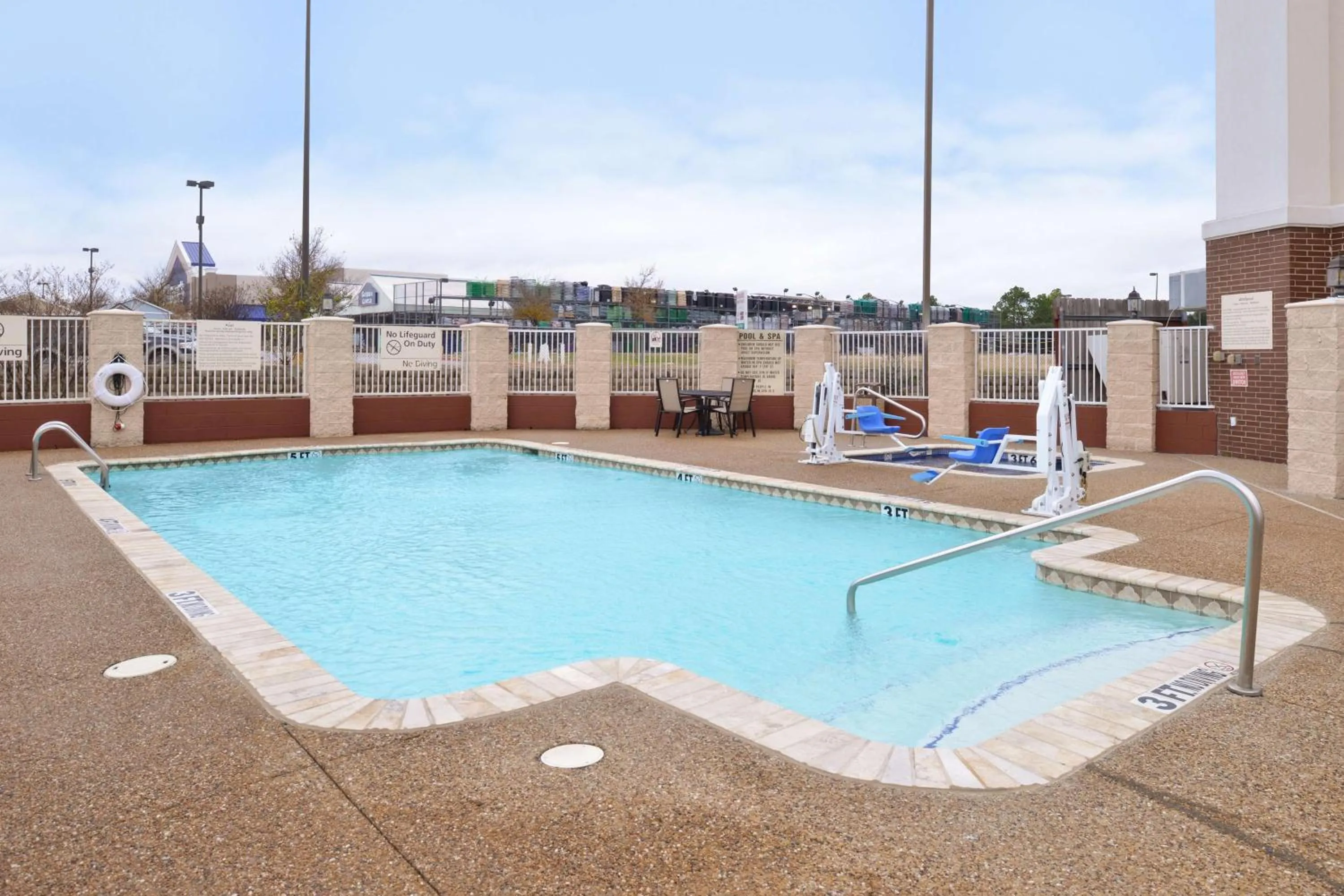 Pool view in Hampton Inn & Suites Greenville