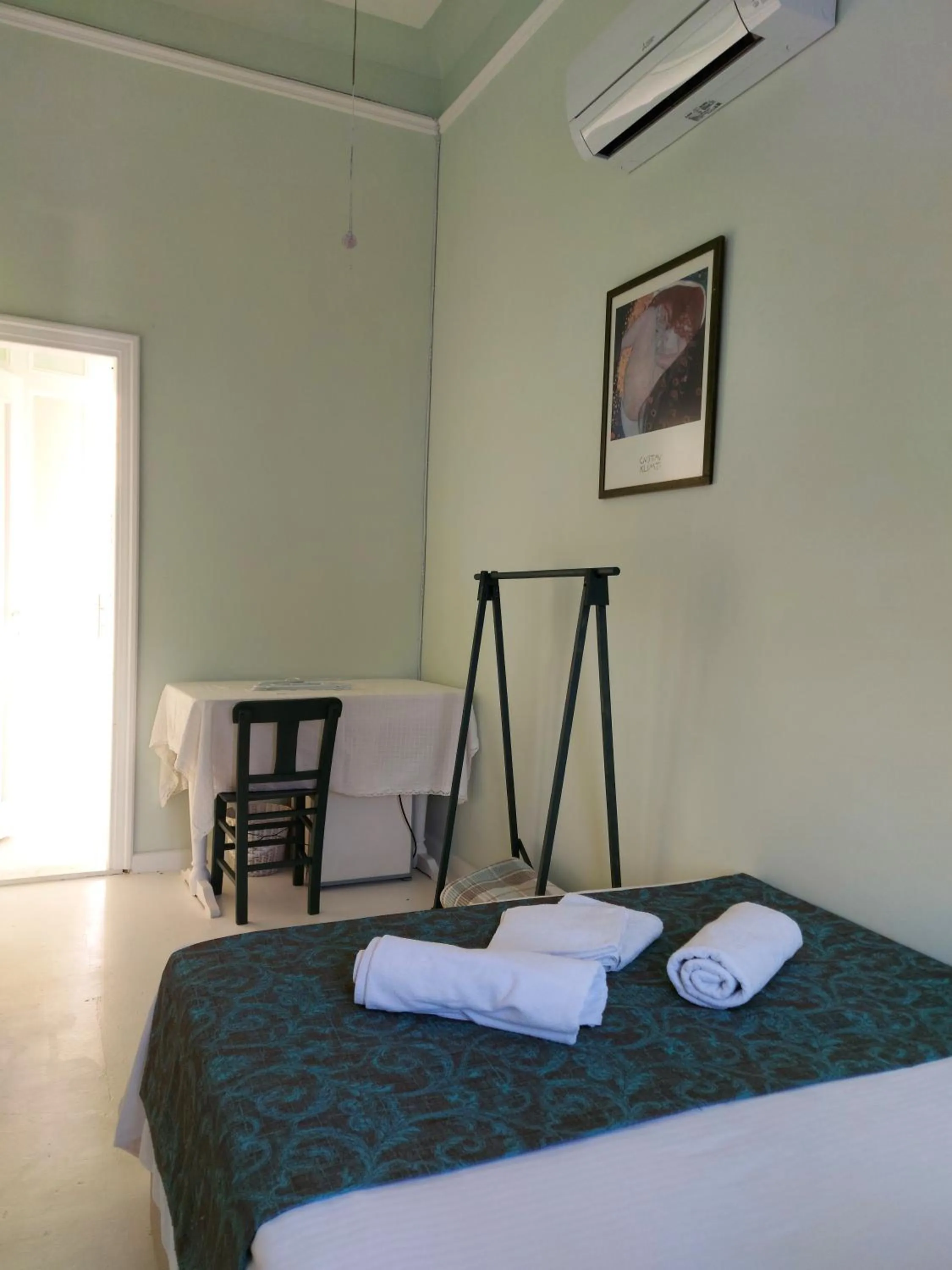 Bed in Eolos House Cunda