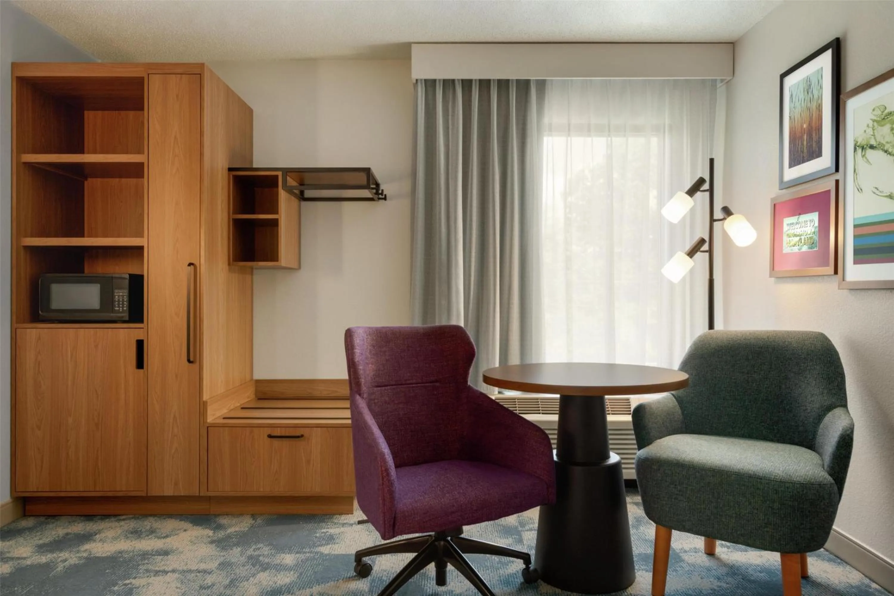 Living room in Hampton Inn Hagerstown