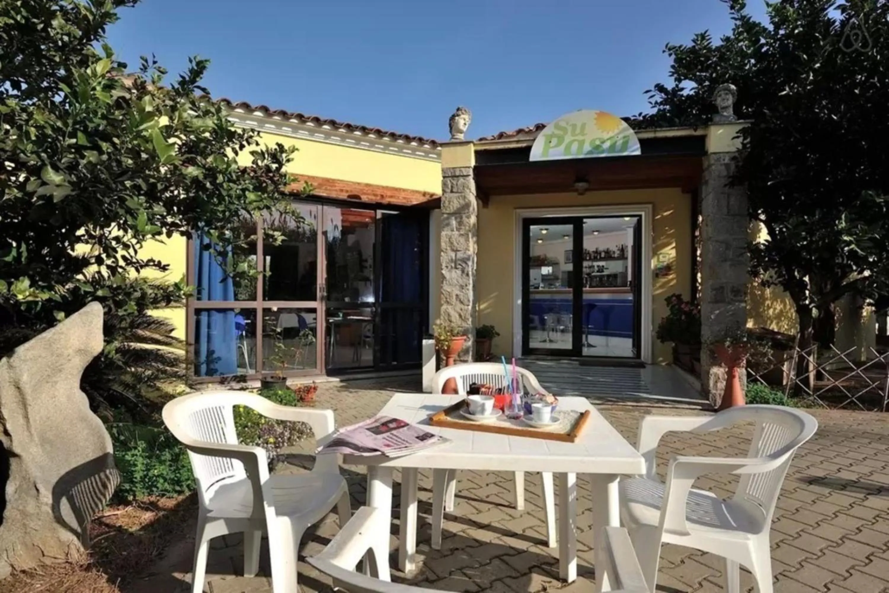 Facade/entrance in Su Pasu