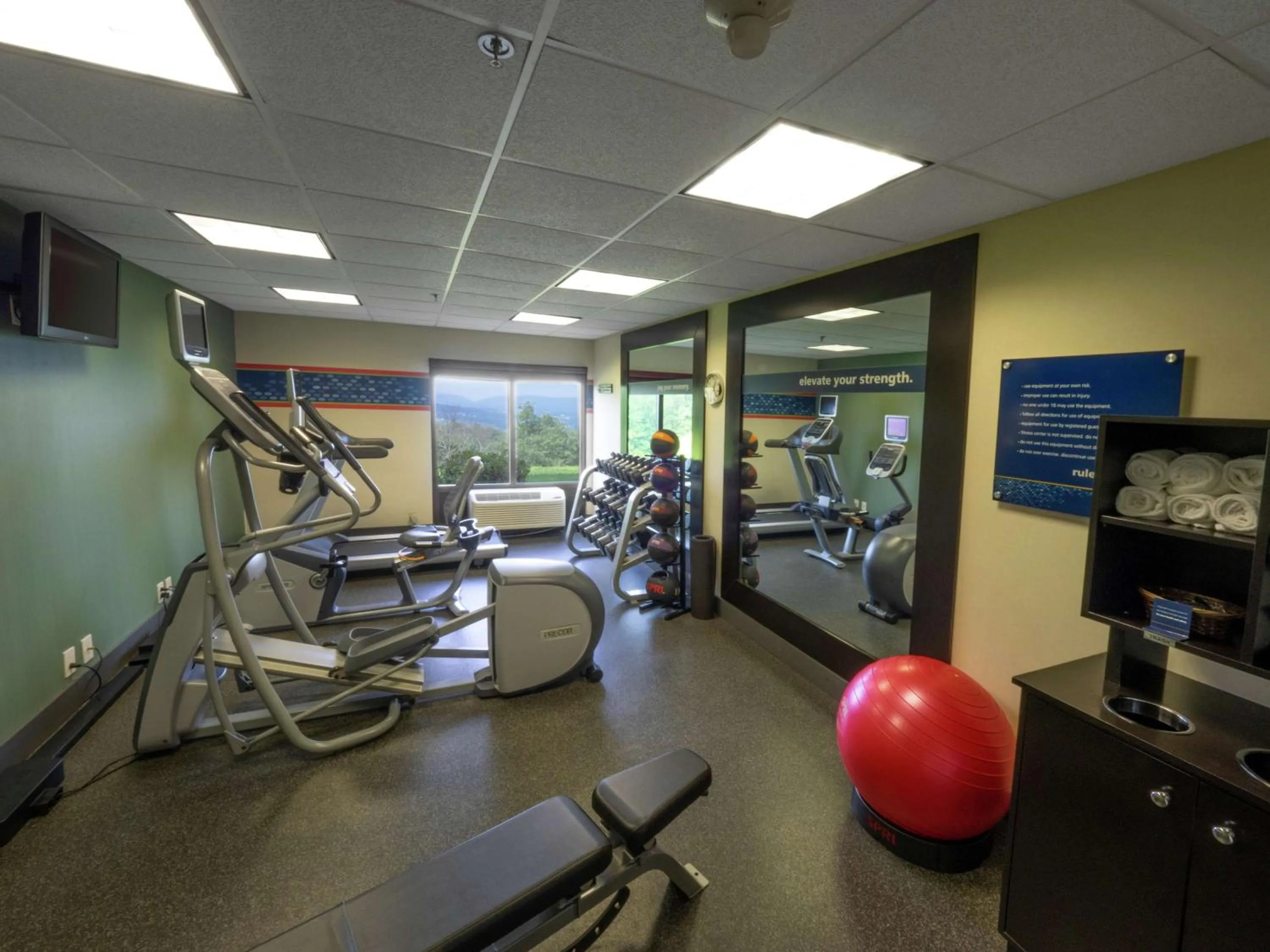 Fitness centre/facilities in Hampton Inn Hazleton