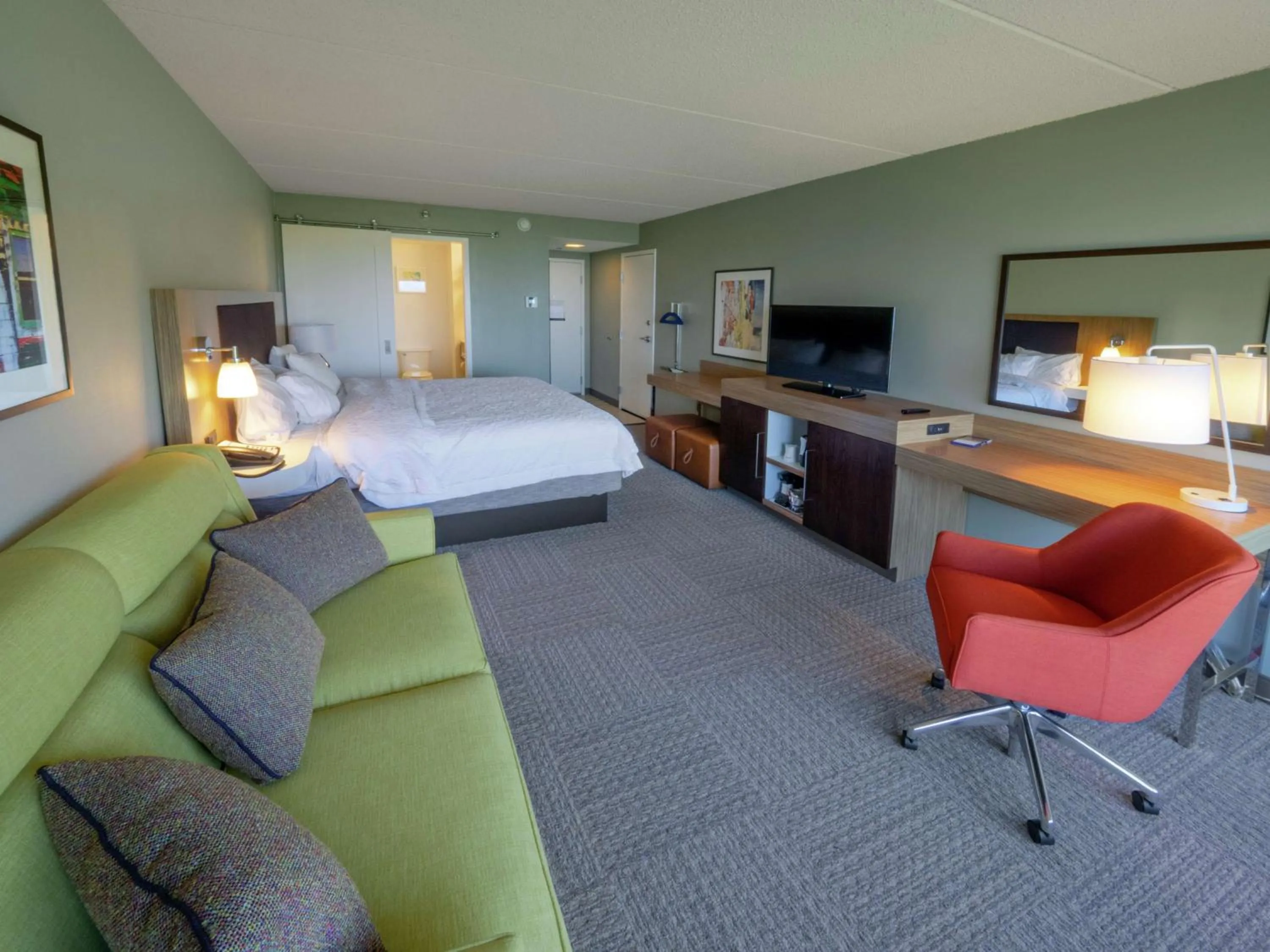 Bedroom, Bed in Hampton Inn Hazleton