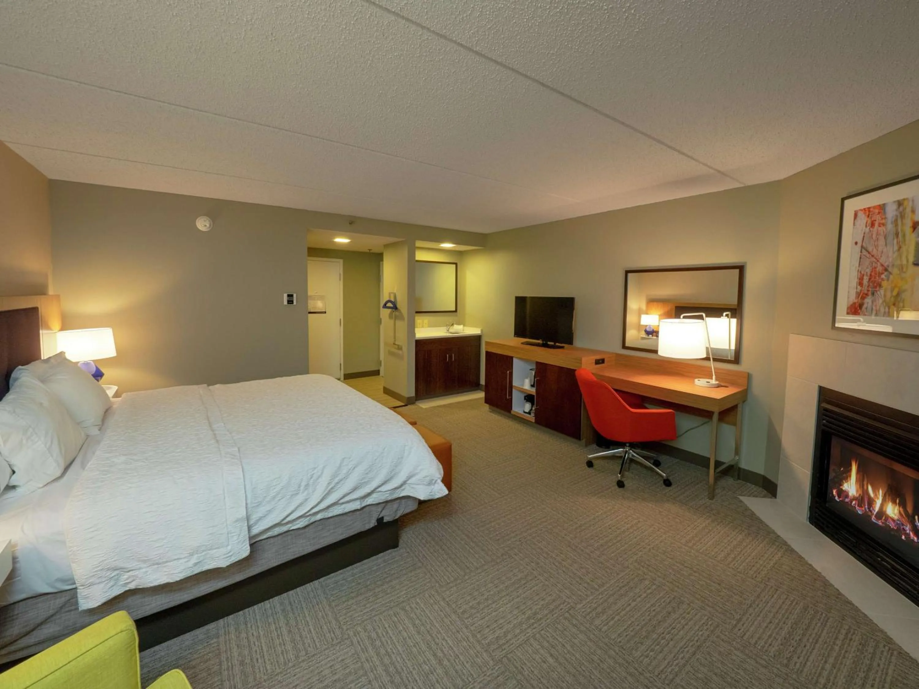 Bedroom, Bed in Hampton Inn Hazleton