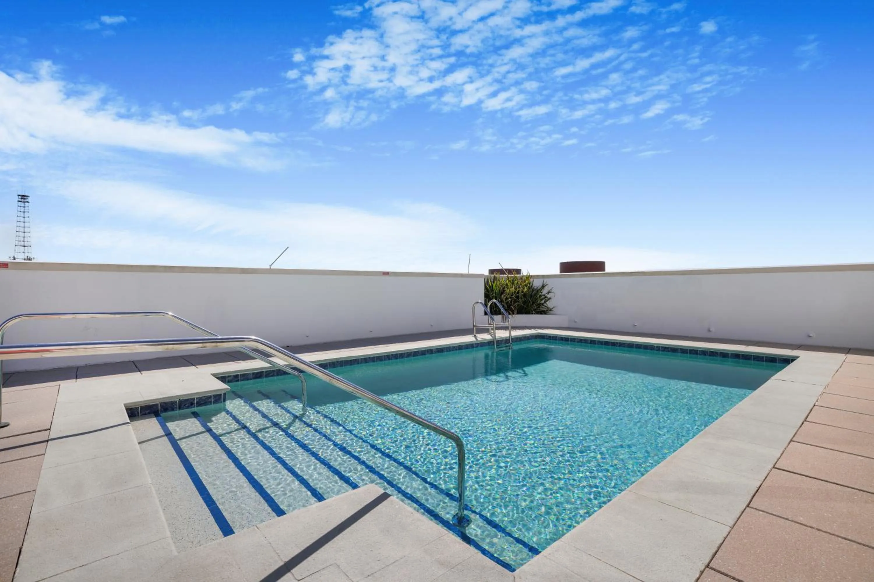 Swimming pool in The Banyan Hotel Fort Myers, Tapestry Collection by Hilton