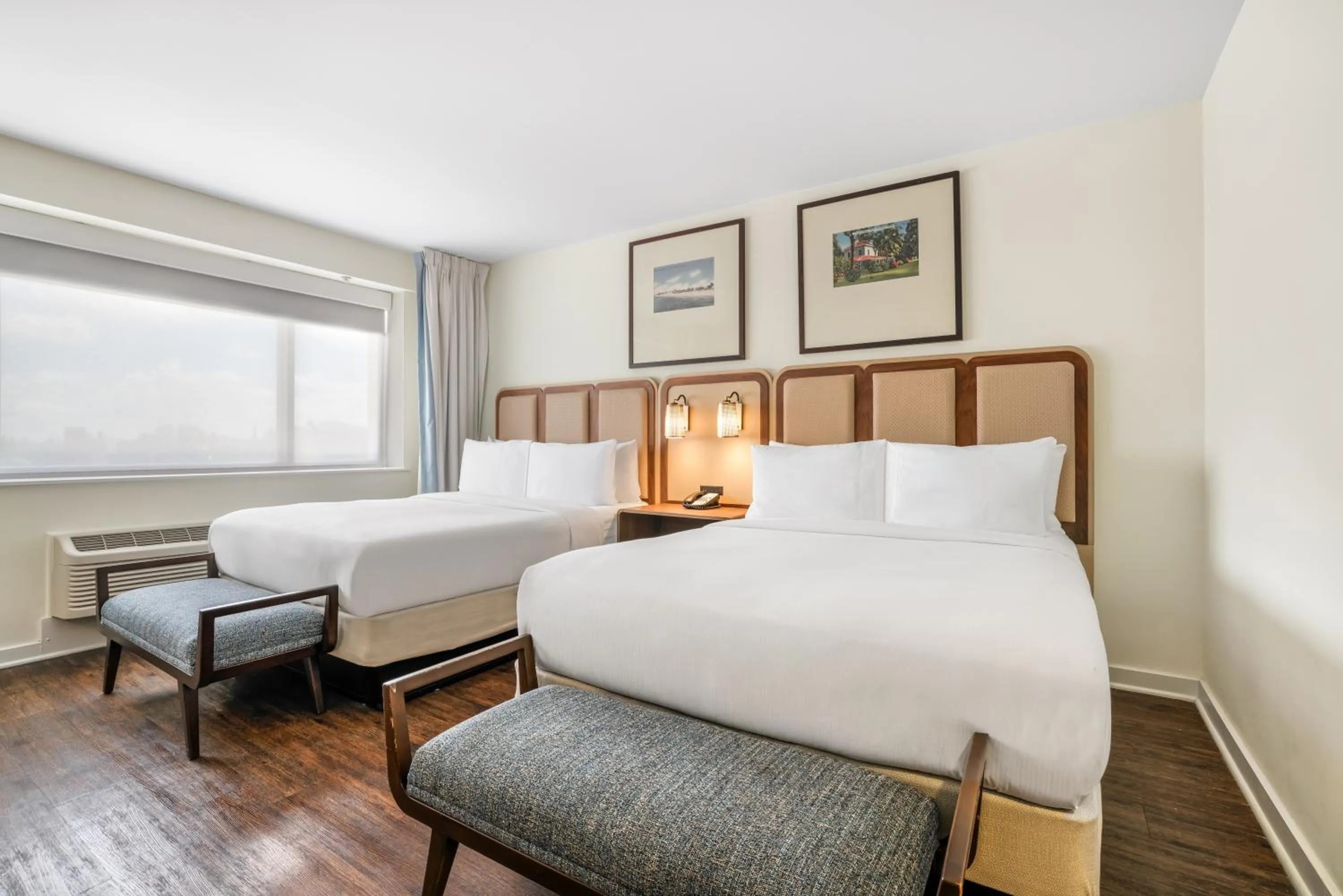 Bed in The Banyan Hotel Fort Myers, Tapestry Collection by Hilton