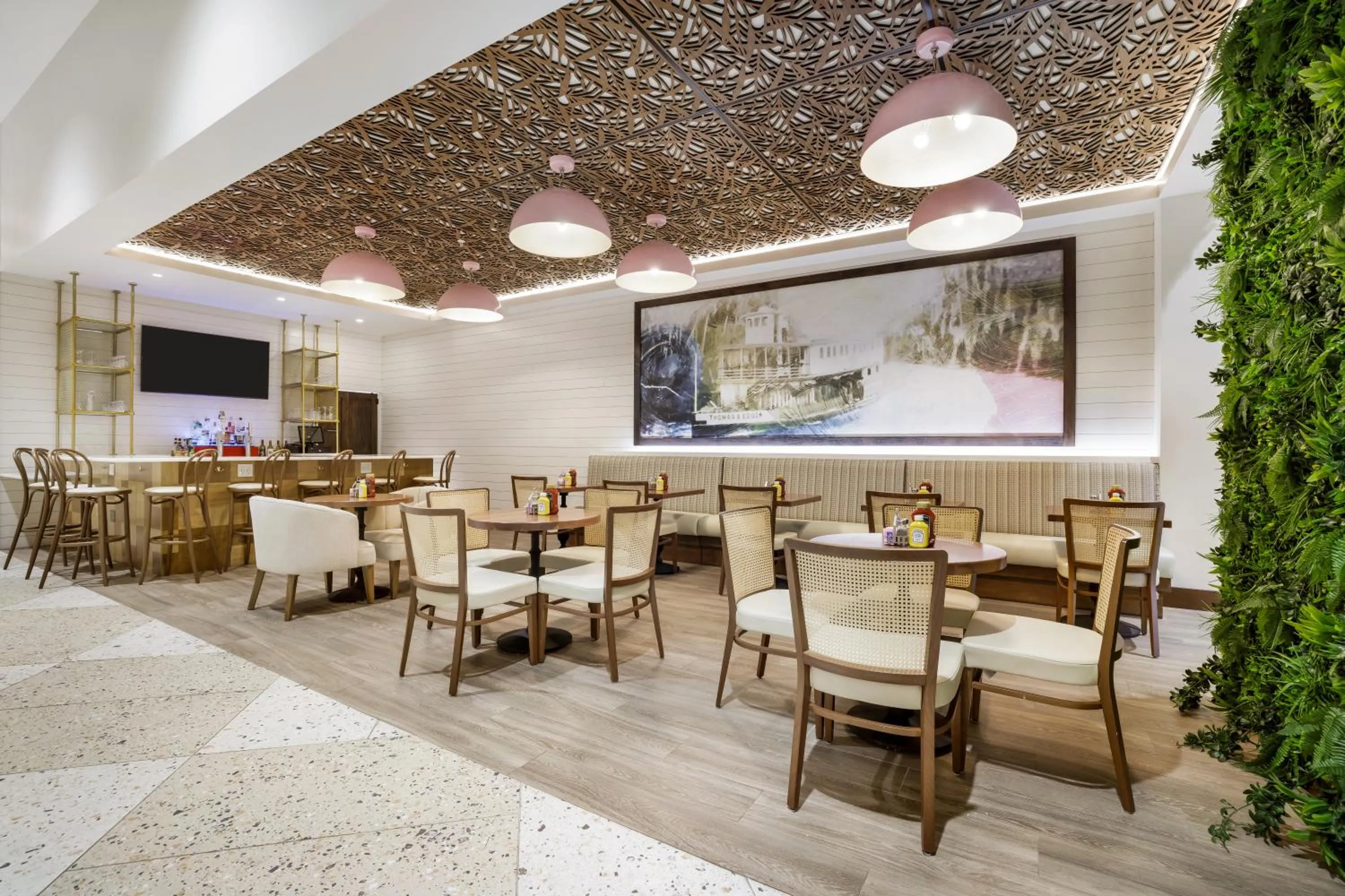 Lounge or bar in The Banyan Hotel Fort Myers, Tapestry Collection by Hilton