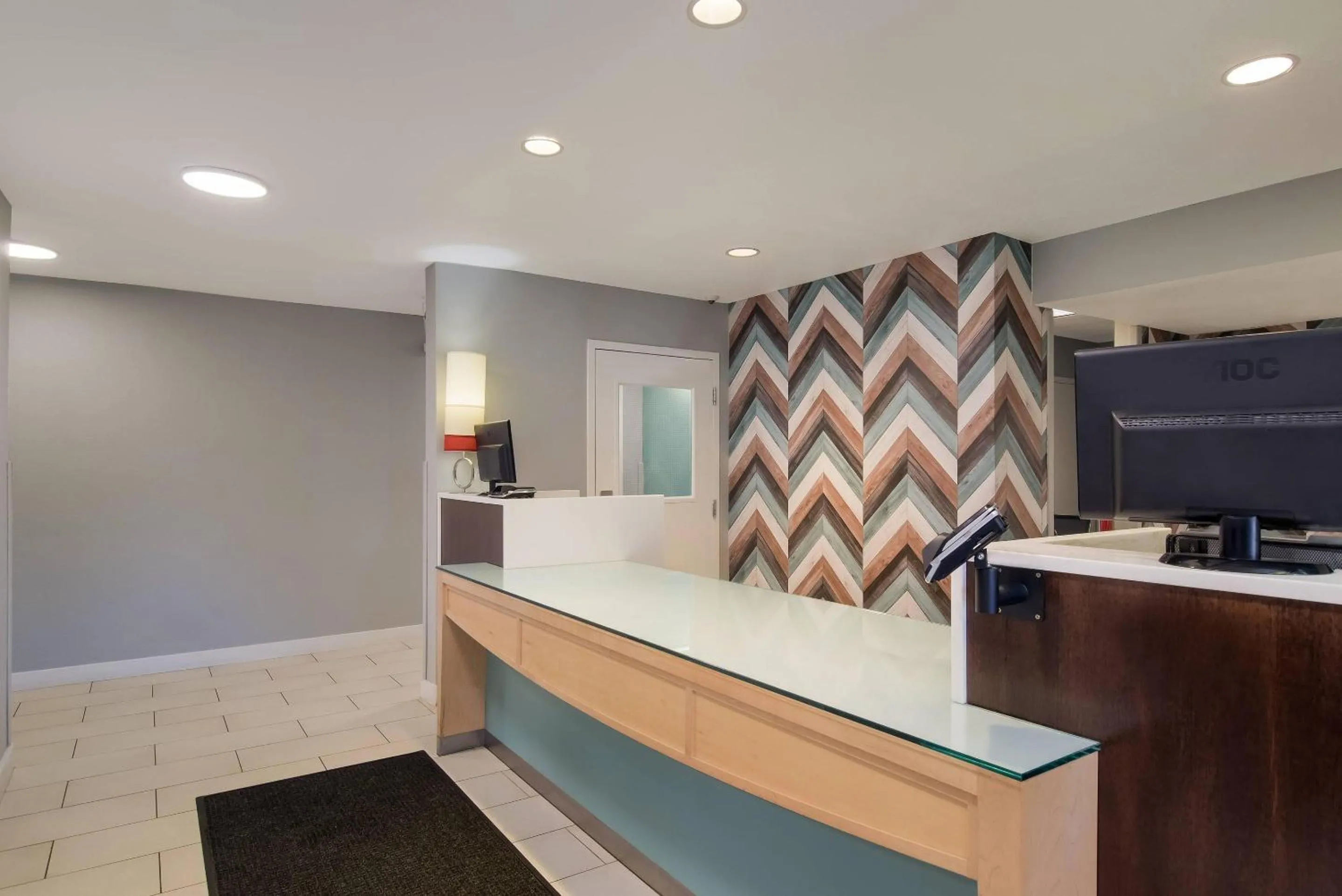 Lobby or reception in MainStay Suites Omaha Old Mill