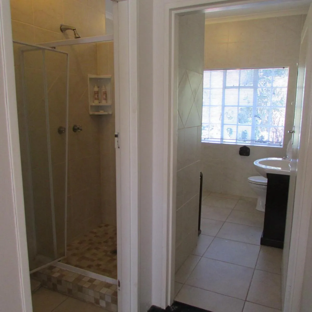 Bathroom in Bancroft B&B