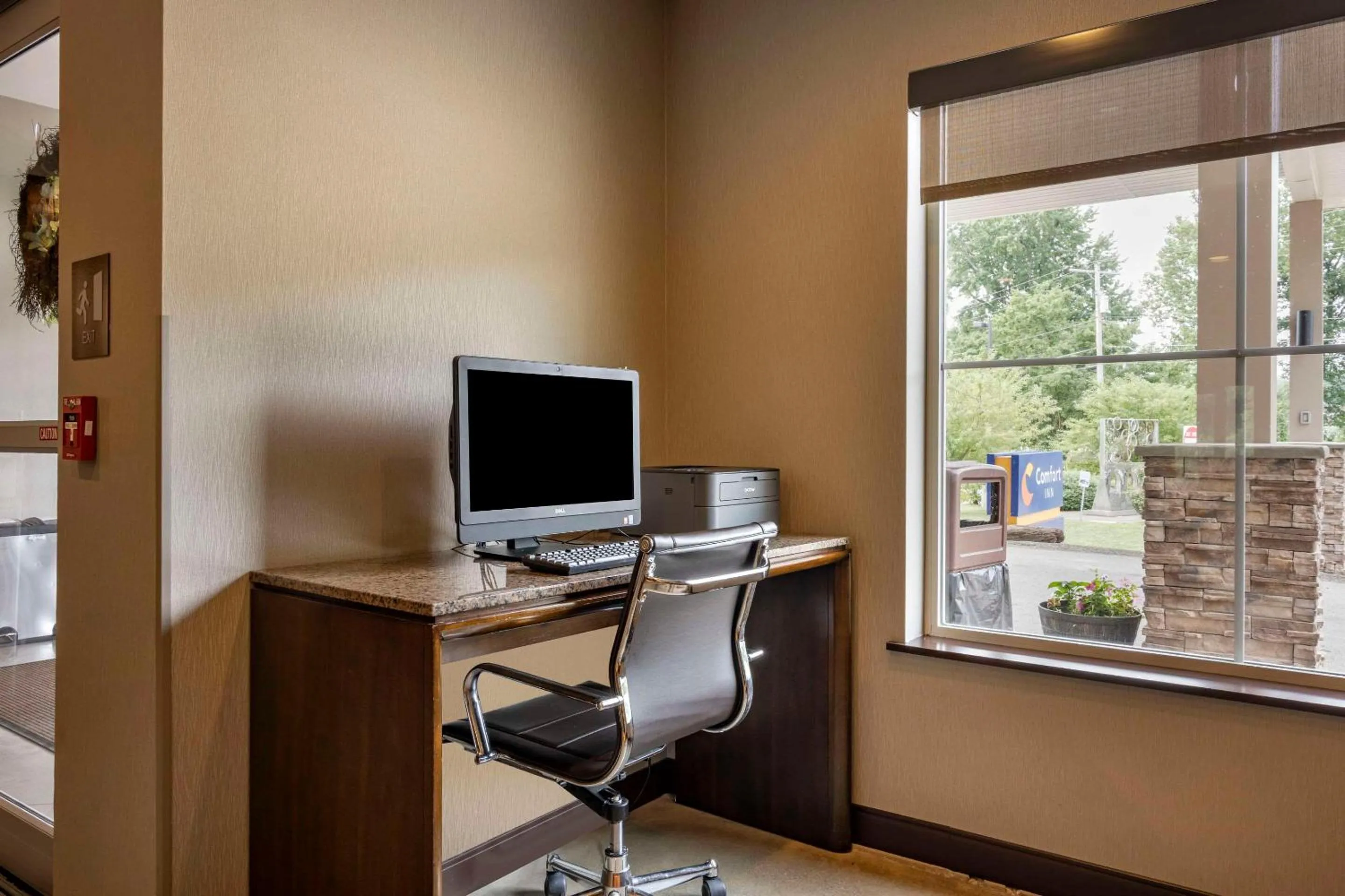 Business facilities in Comfort Inn Connellsville Riverview