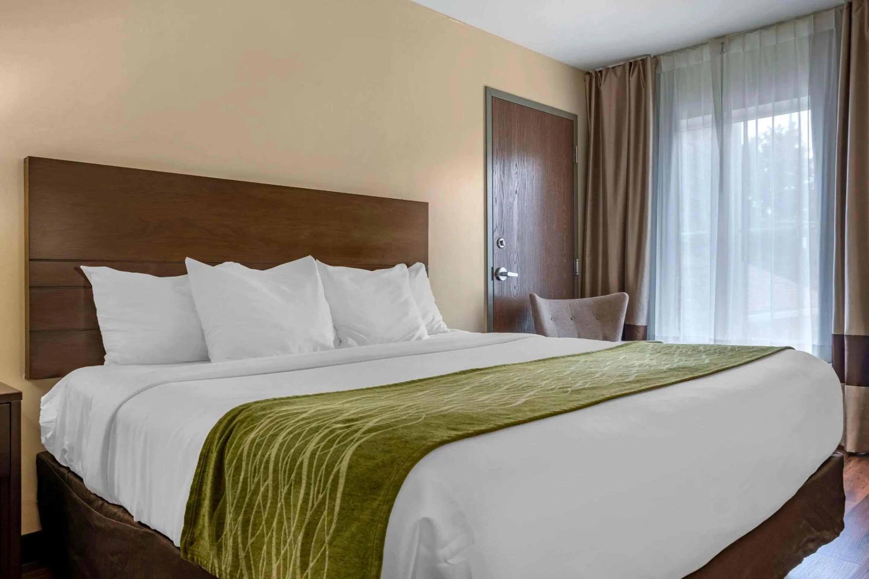 Bedroom, Bed in Comfort Inn Connellsville Riverview