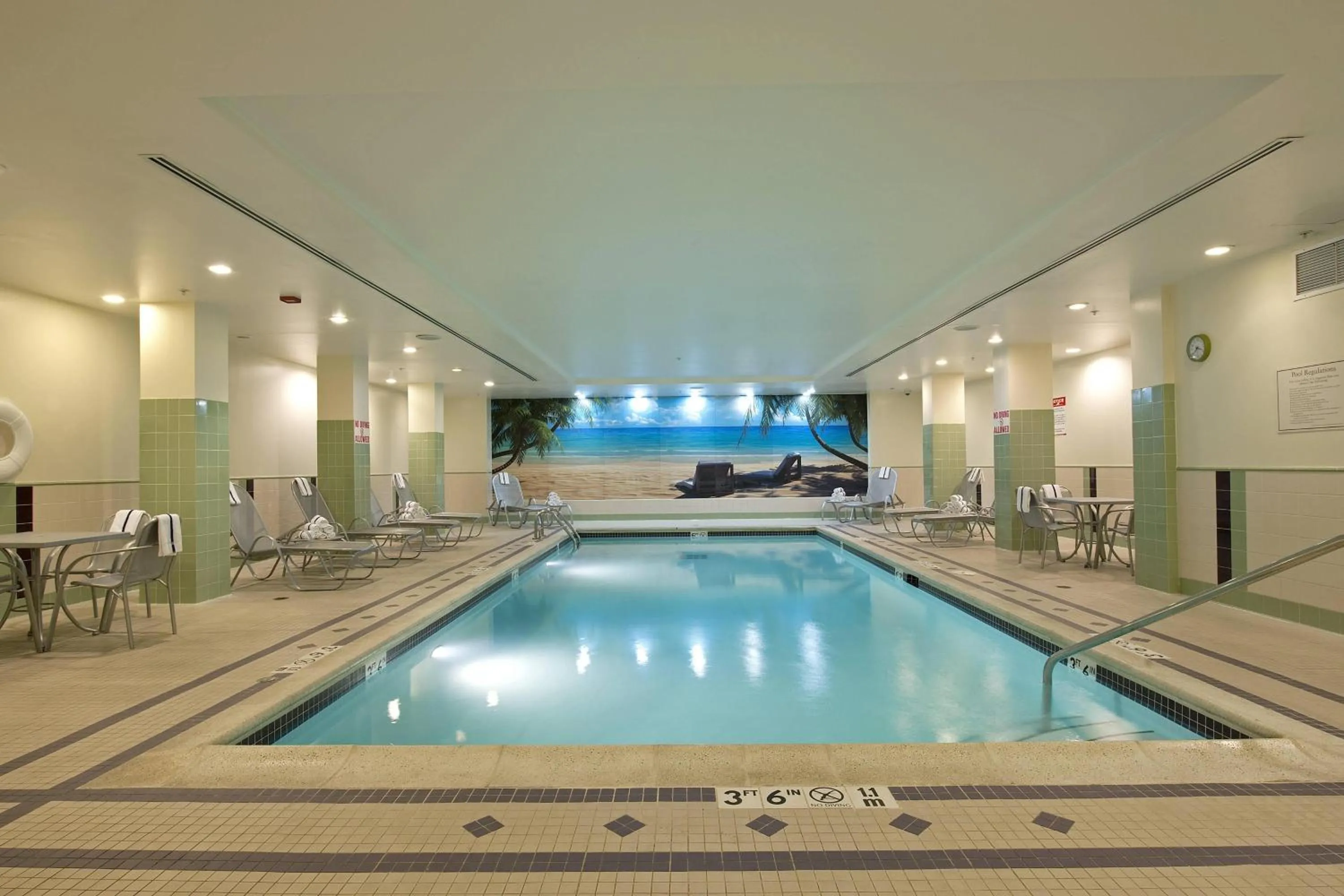 Swimming pool in SpringHill Suites by Marriott Chicago O'Hare