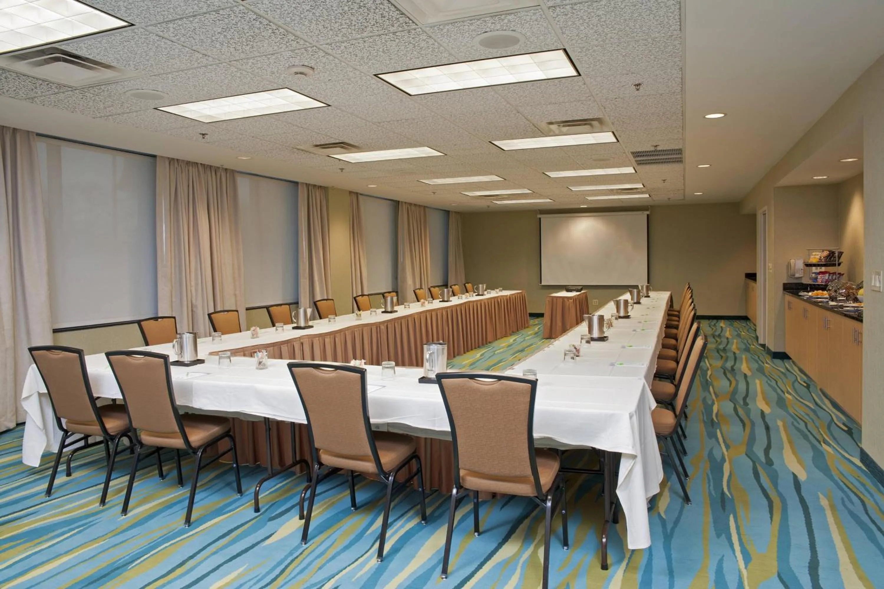 Meeting/conference room in SpringHill Suites by Marriott Chicago O'Hare