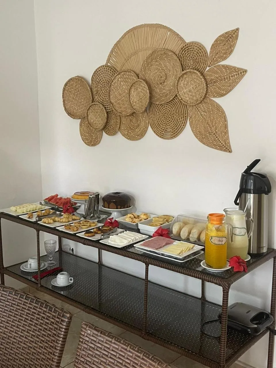 Buffet breakfast in Pousada Martins e Cia