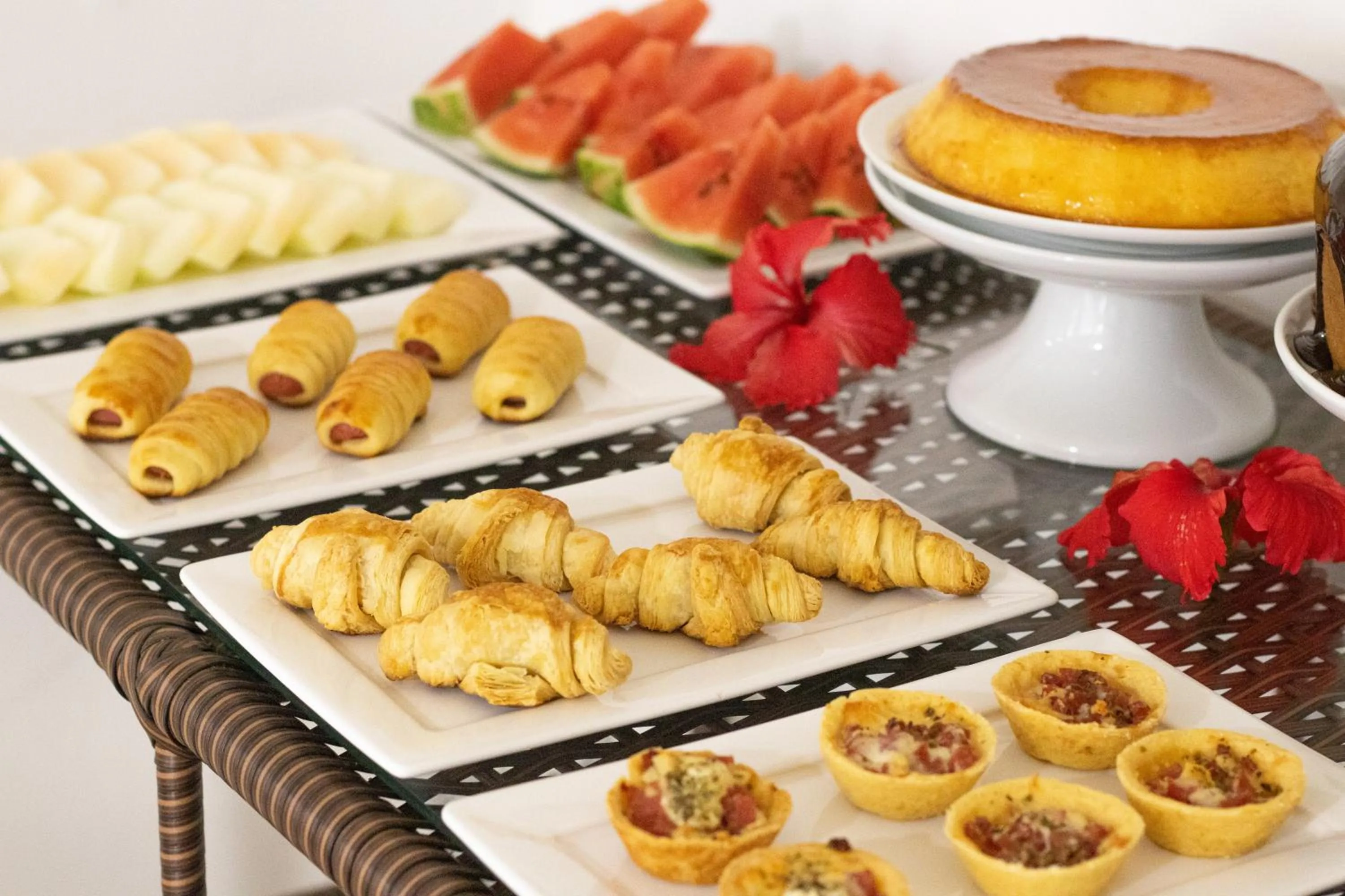 Buffet breakfast in Pousada Martins e Cia