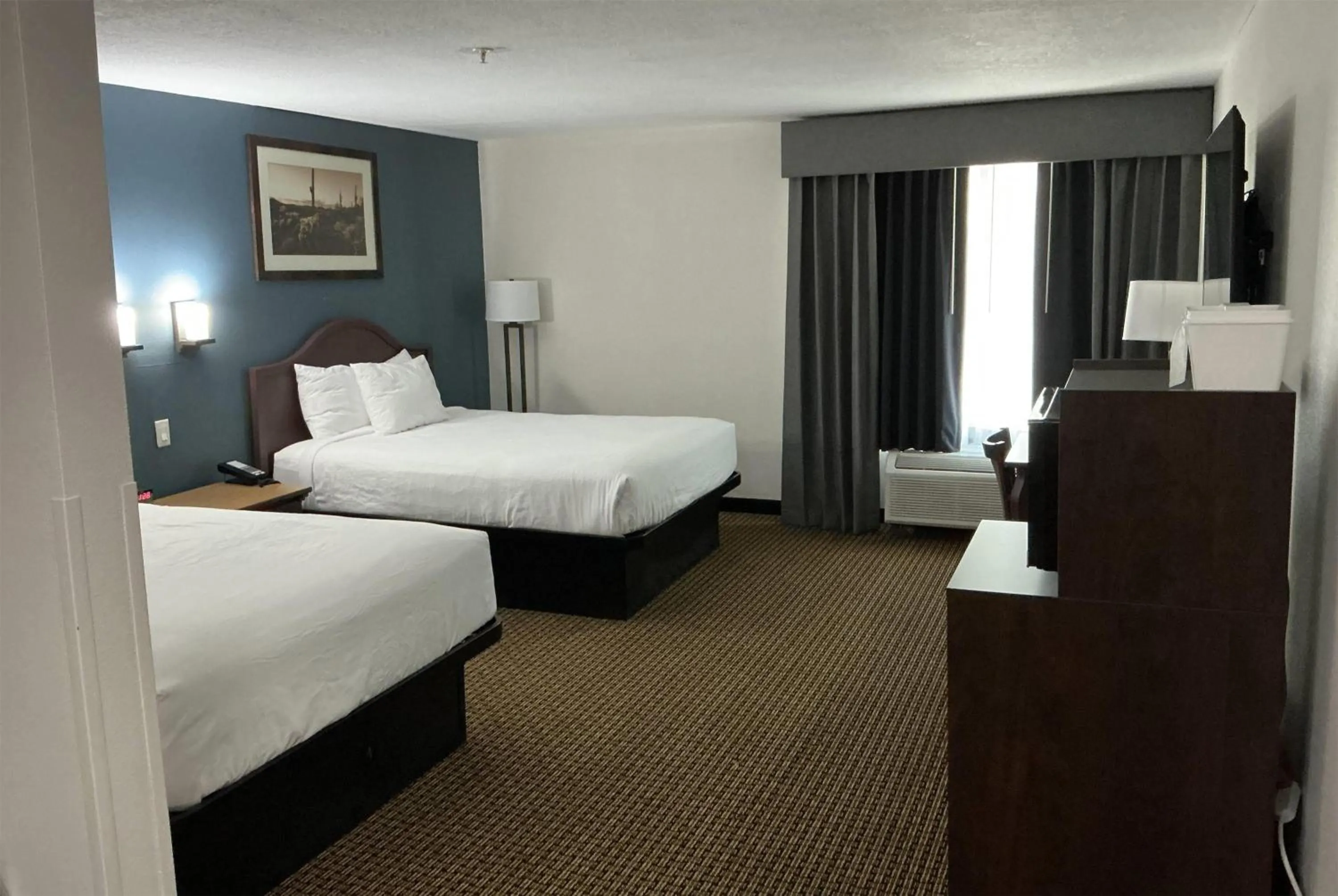 Photo of the whole room, Bed in Tombstone Grand Hotel, a Baymont by Wyndham