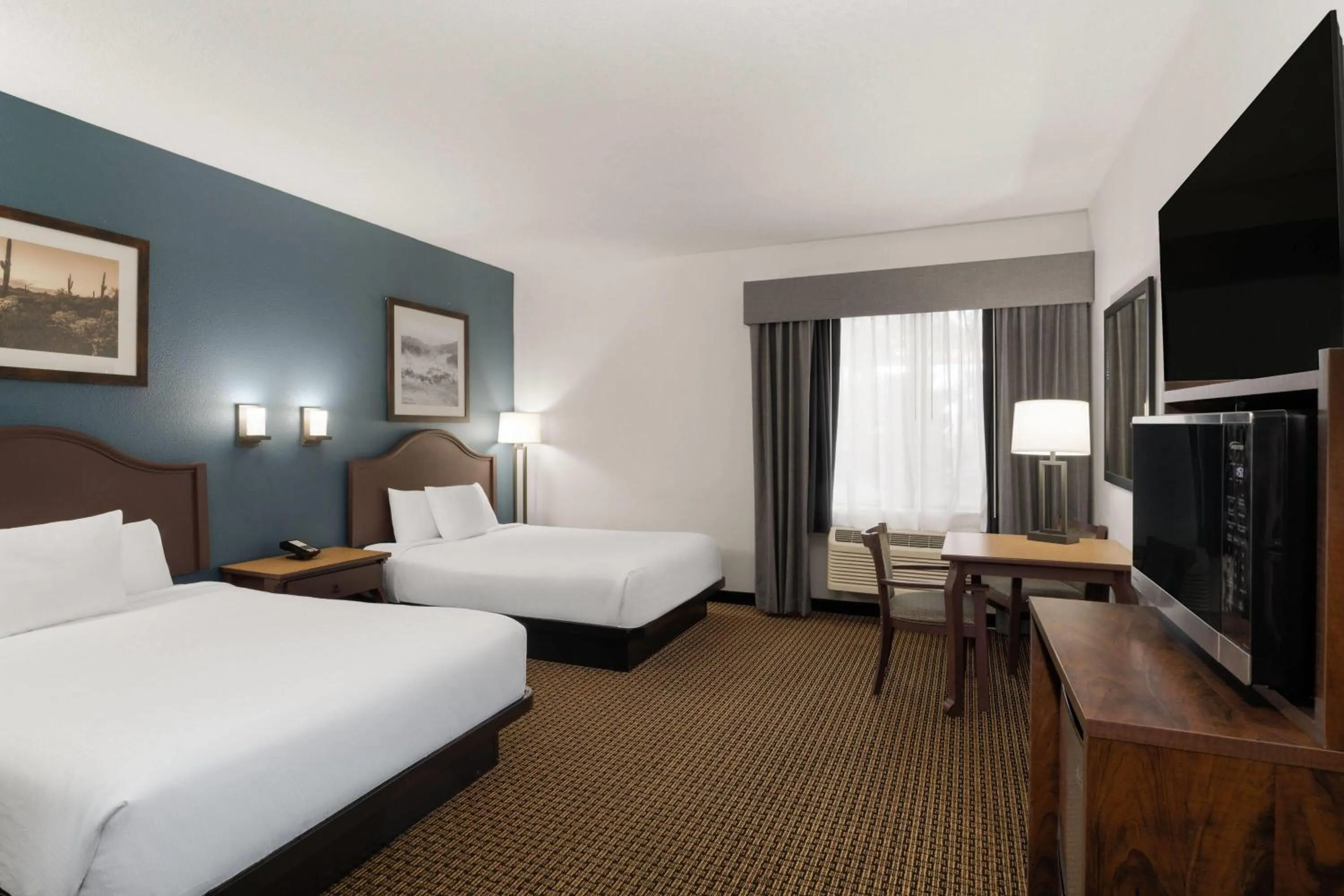 Photo of the whole room, Bed in Tombstone Grand Hotel, a Baymont by Wyndham