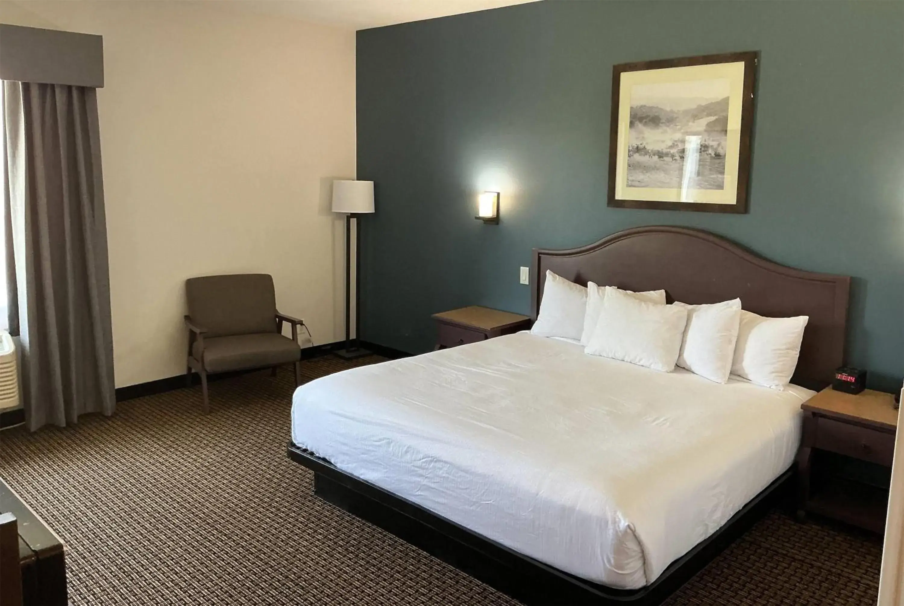 King Room with Bath Tub - Mobility Accessible/Non-Smoking in Tombstone Grand Hotel, a Baymont by Wyndham King Room with Bath Tub - Mobility Accessible/Non-Smoking in Tombstone Grand Hotel, a Baymont by Wyndham