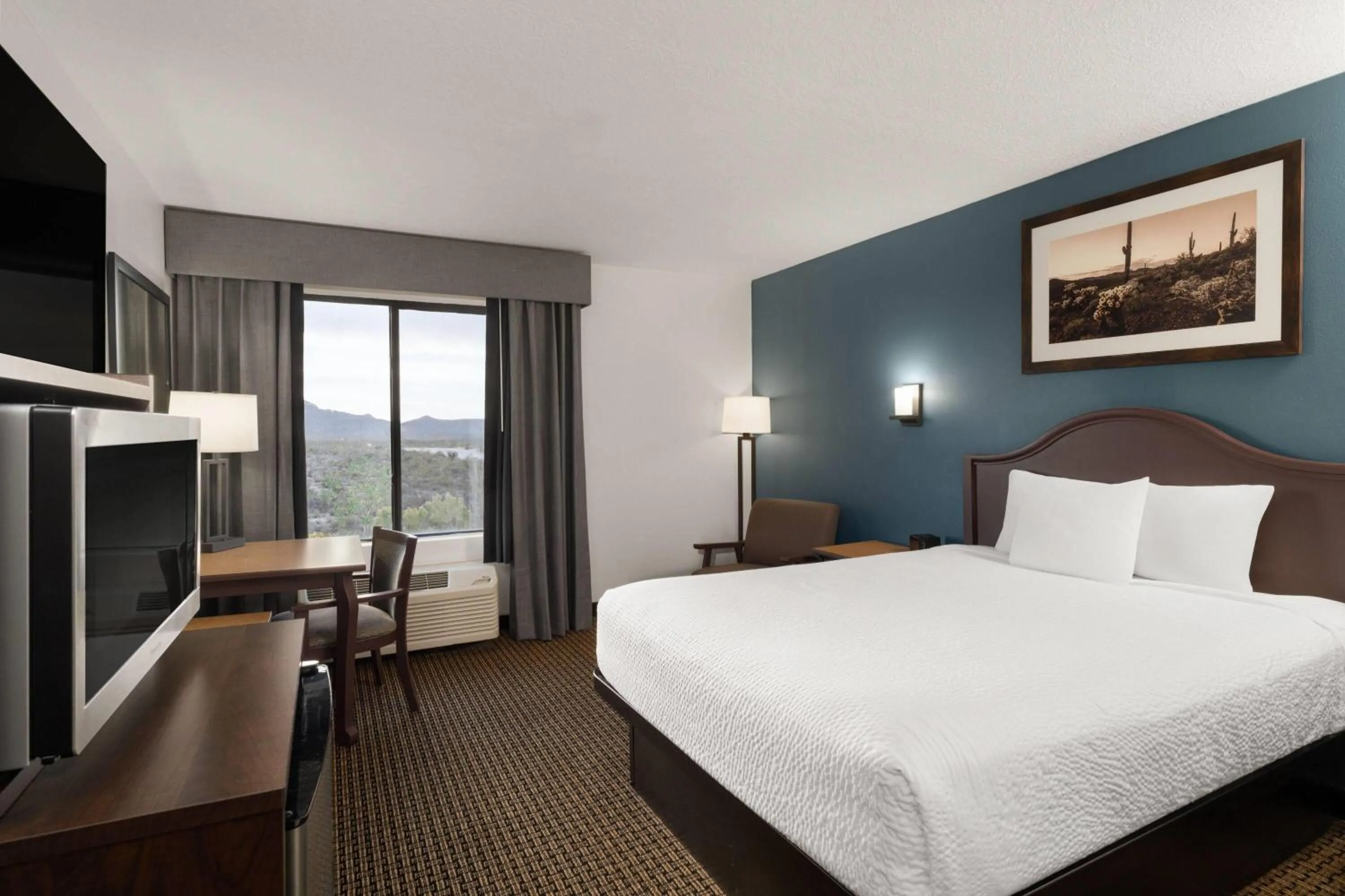 Photo of the whole room, Bed in Tombstone Grand Hotel, a Baymont by Wyndham