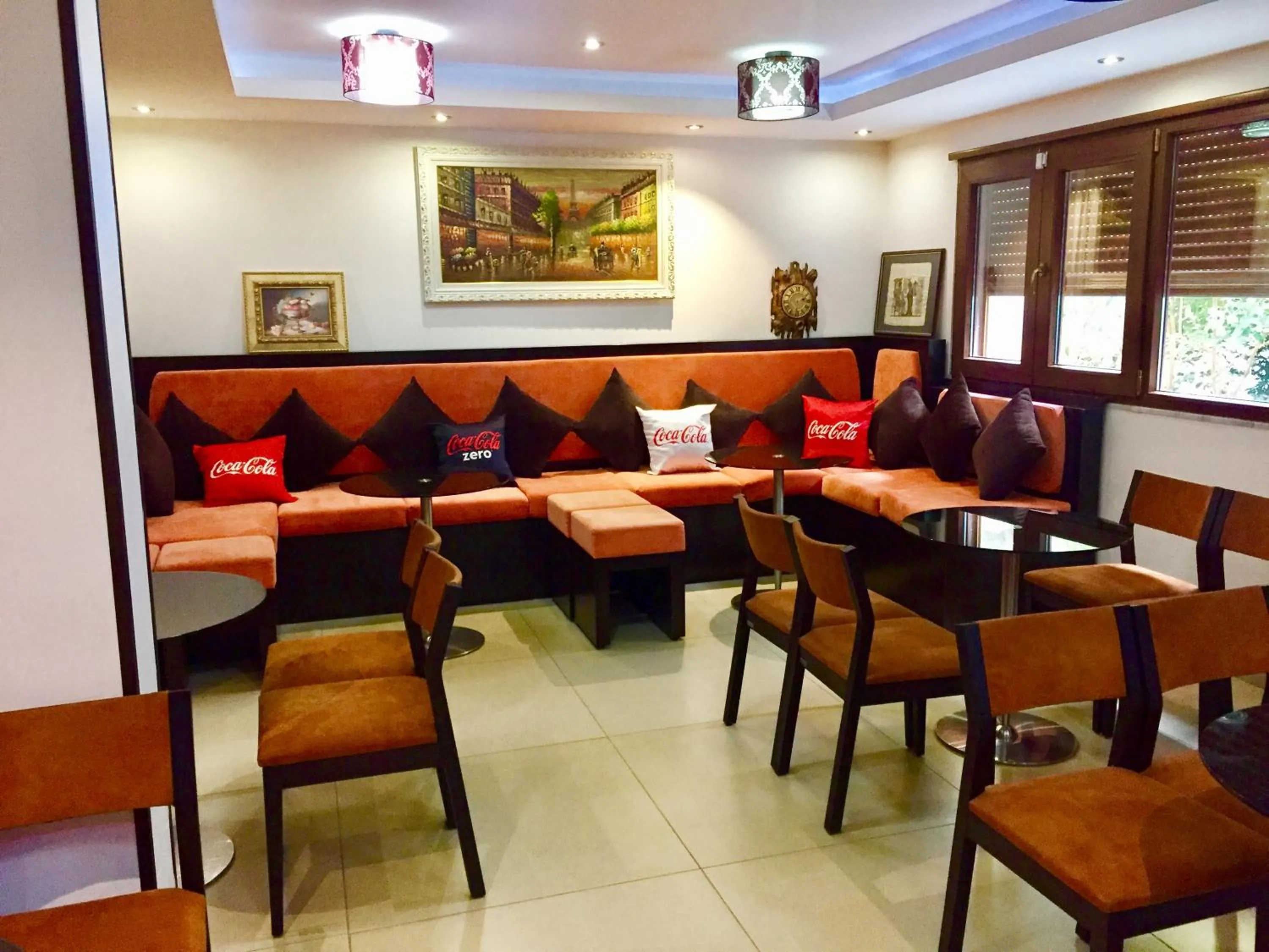 Lounge or bar in Sunrise Hotel Cameria