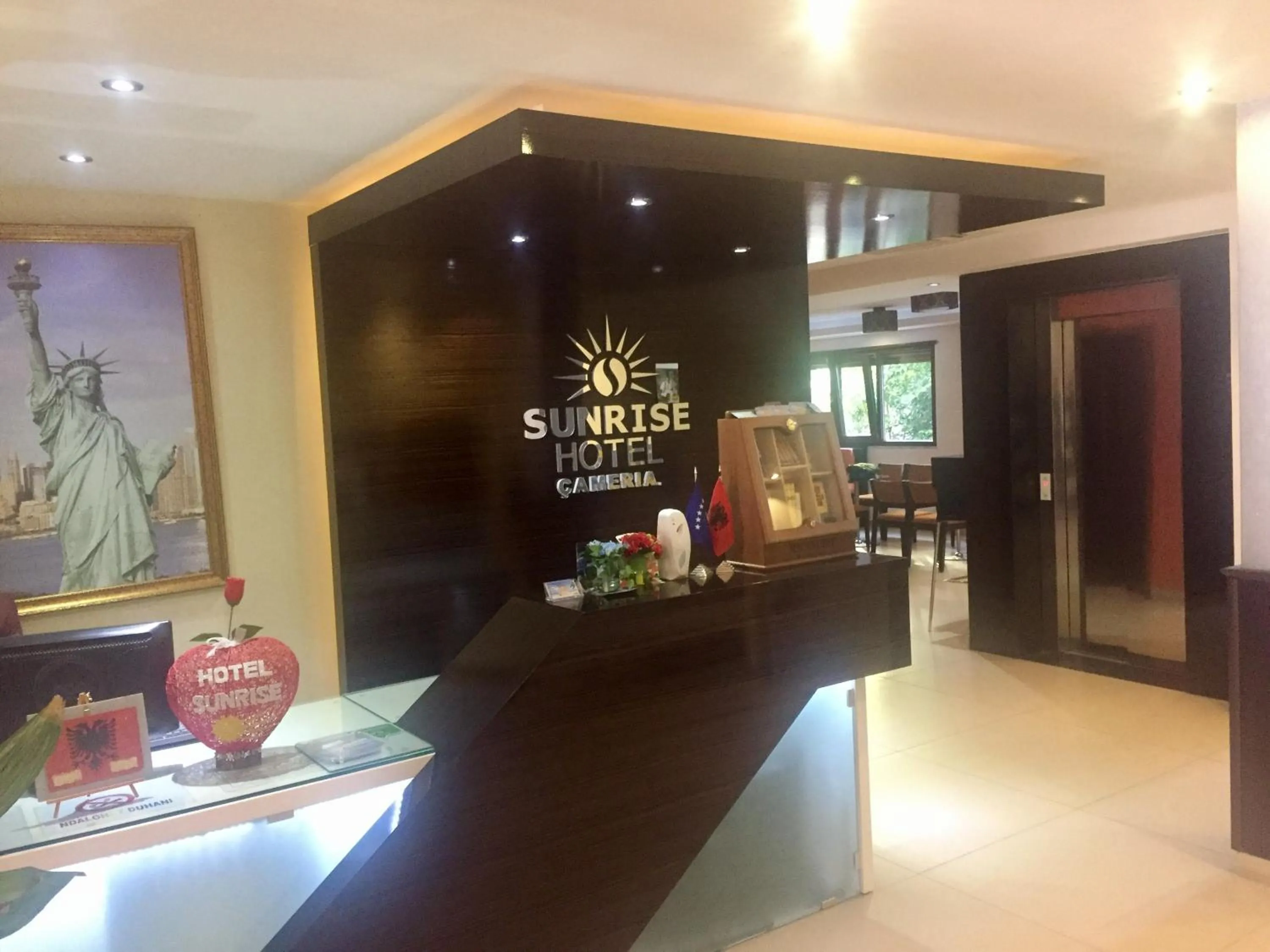 Lobby or reception in Sunrise Hotel Cameria